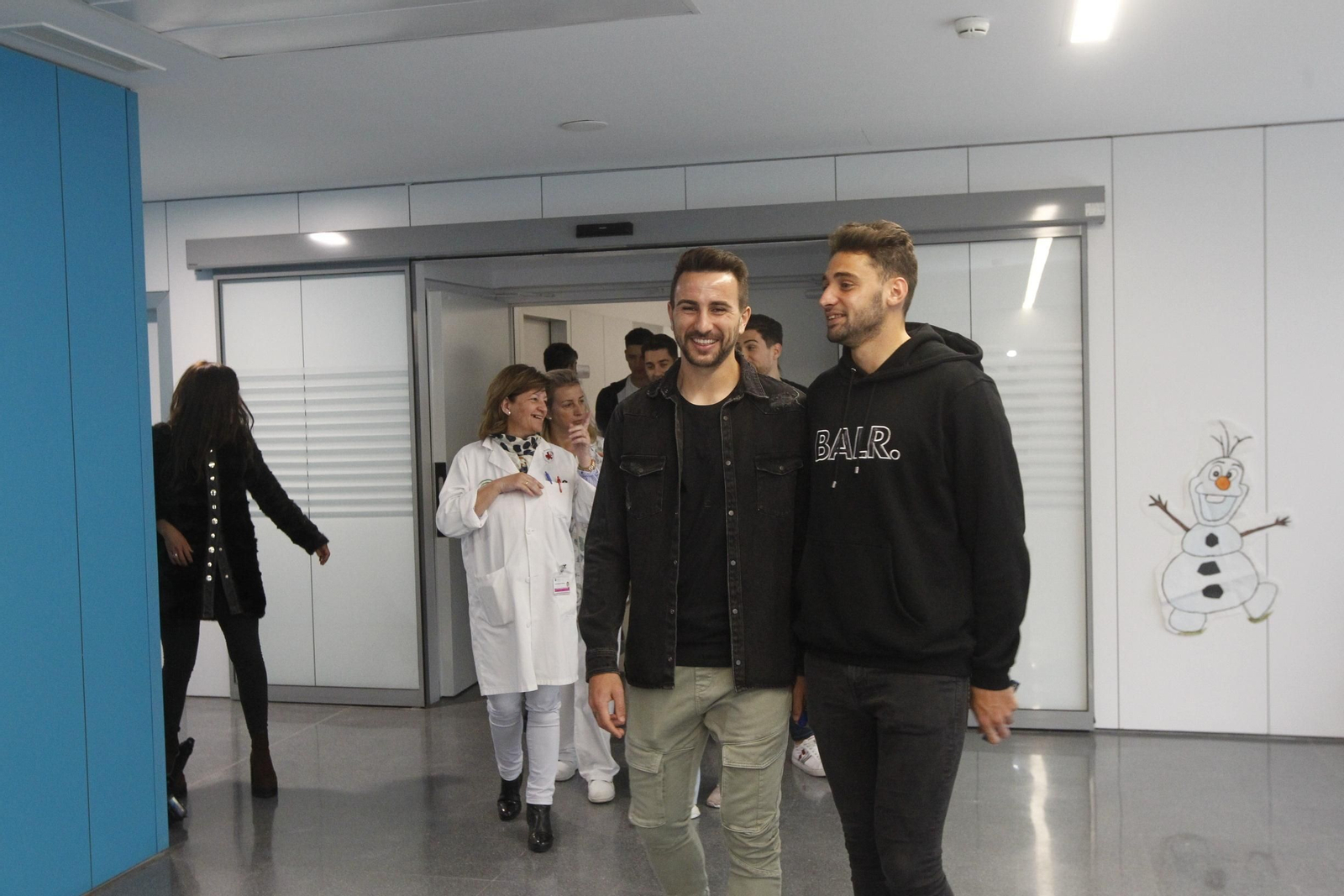 Fotogalería visita jugadores U.D. Almería Hospital Torrecárdenas