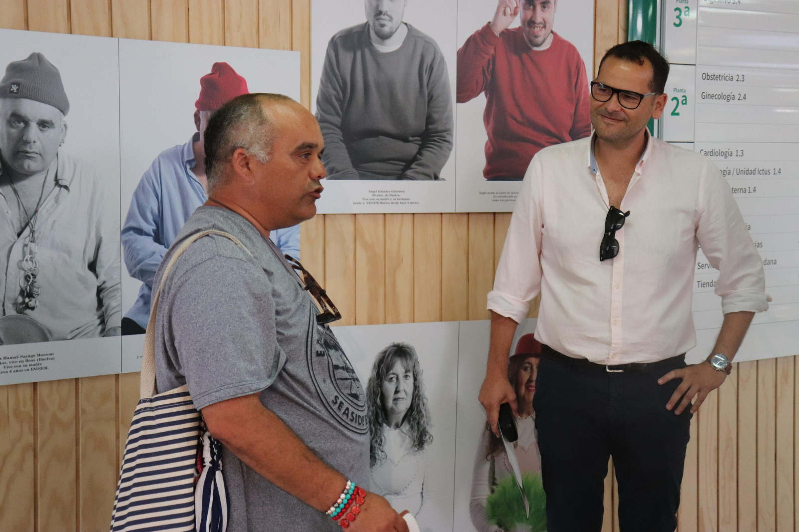 La exposición fotográfica 'Aprende a quererte' de Faisem, en imágenes