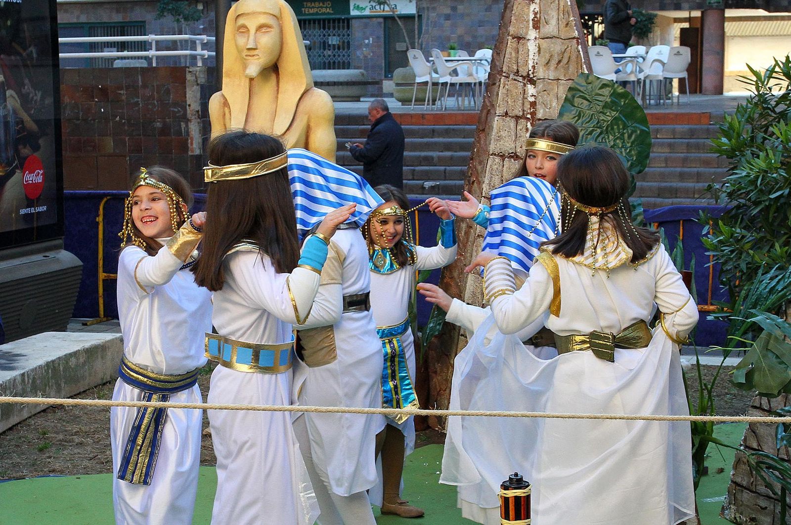 Imágenes del Belén viviente del Colegio María Inmaculada.