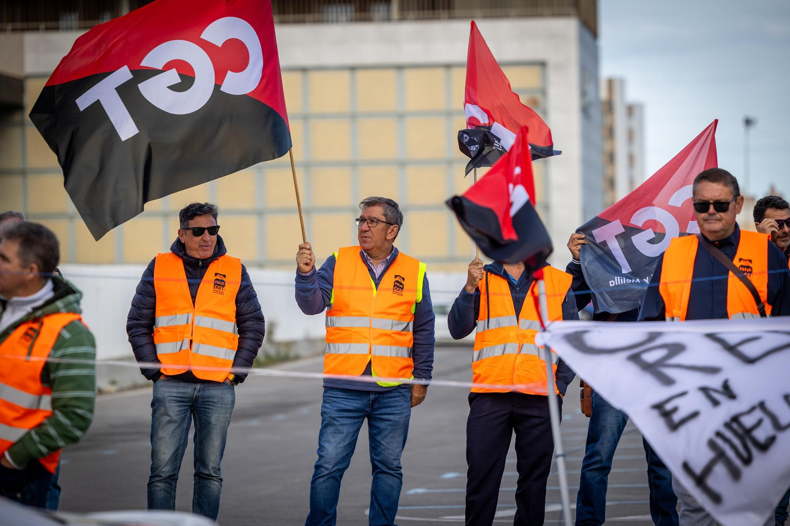 Imágenes de la primera jornada de huelga de autobuses en Cádiz