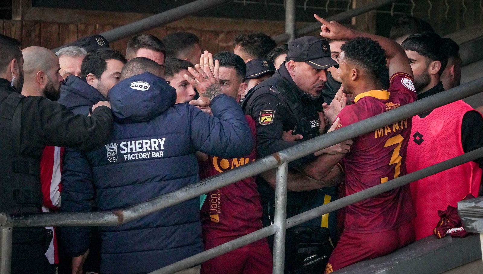 Imágenes del partido entre el Xerez CD - Linares