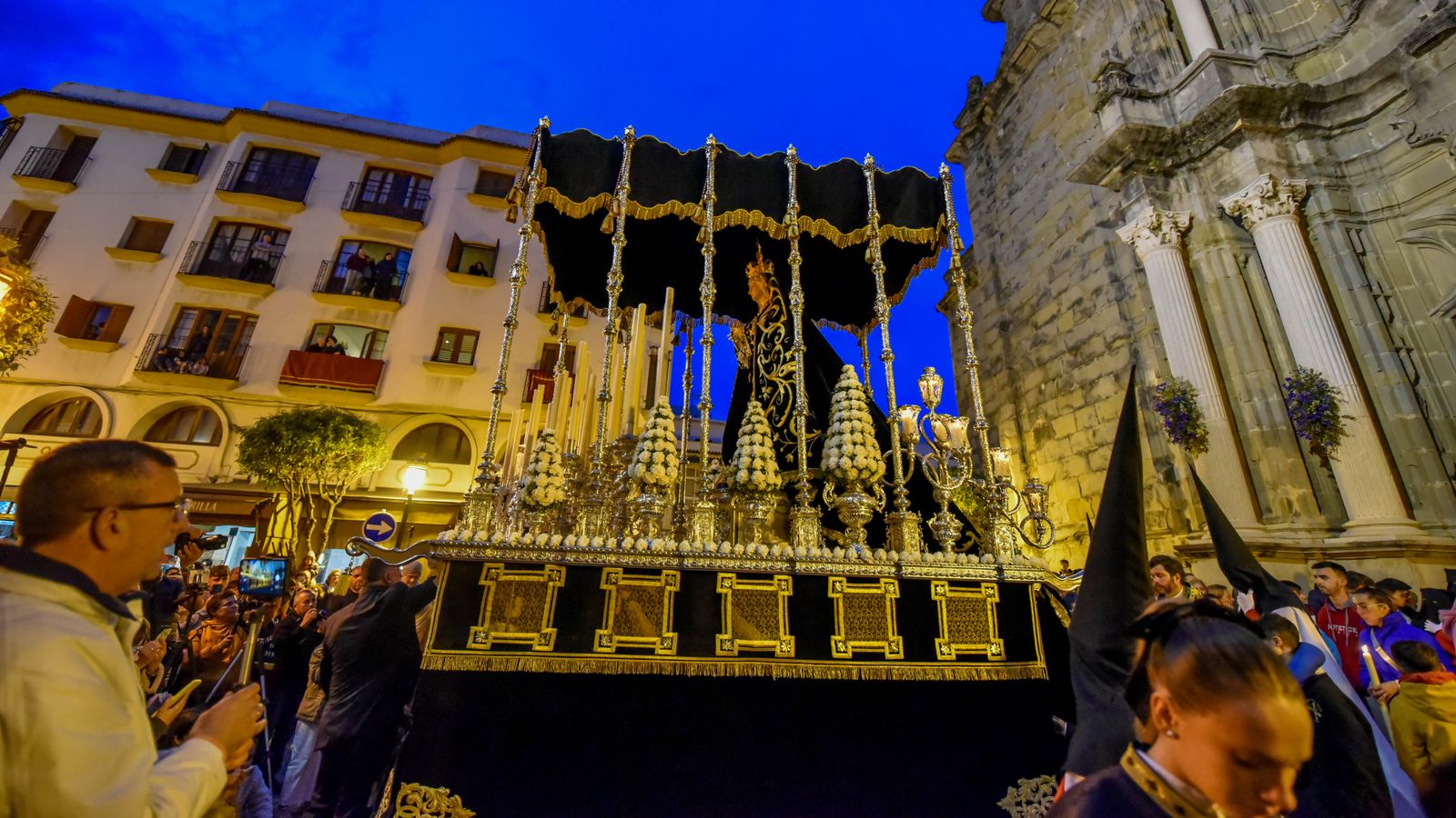 Fotos del Martes Santos en Tarifa: Santisimo Cristo de la Salud y Nuestra Señora de los Dolores