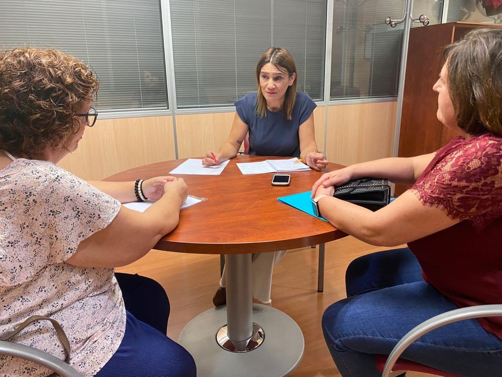 El PSOE urge a la Junta una solución para reanudar el servicio de limpieza en los Cades de la provincia