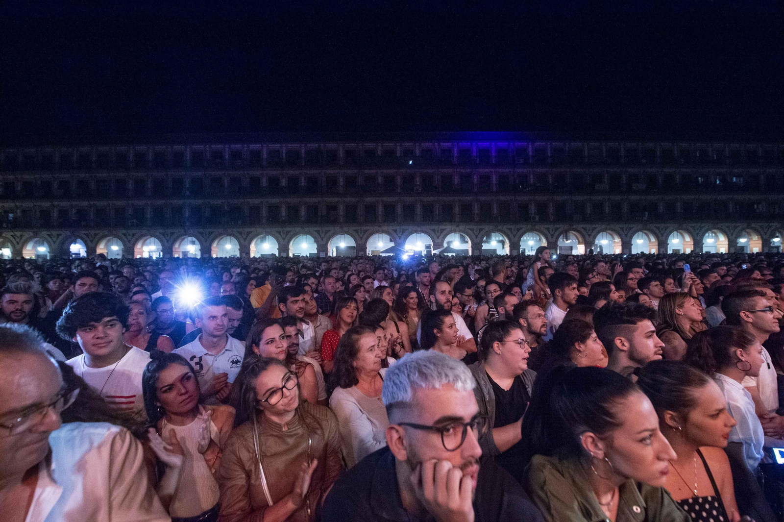 Asistentes a un espectáculo de la última edición de la Noche Blanca del Flamenco.