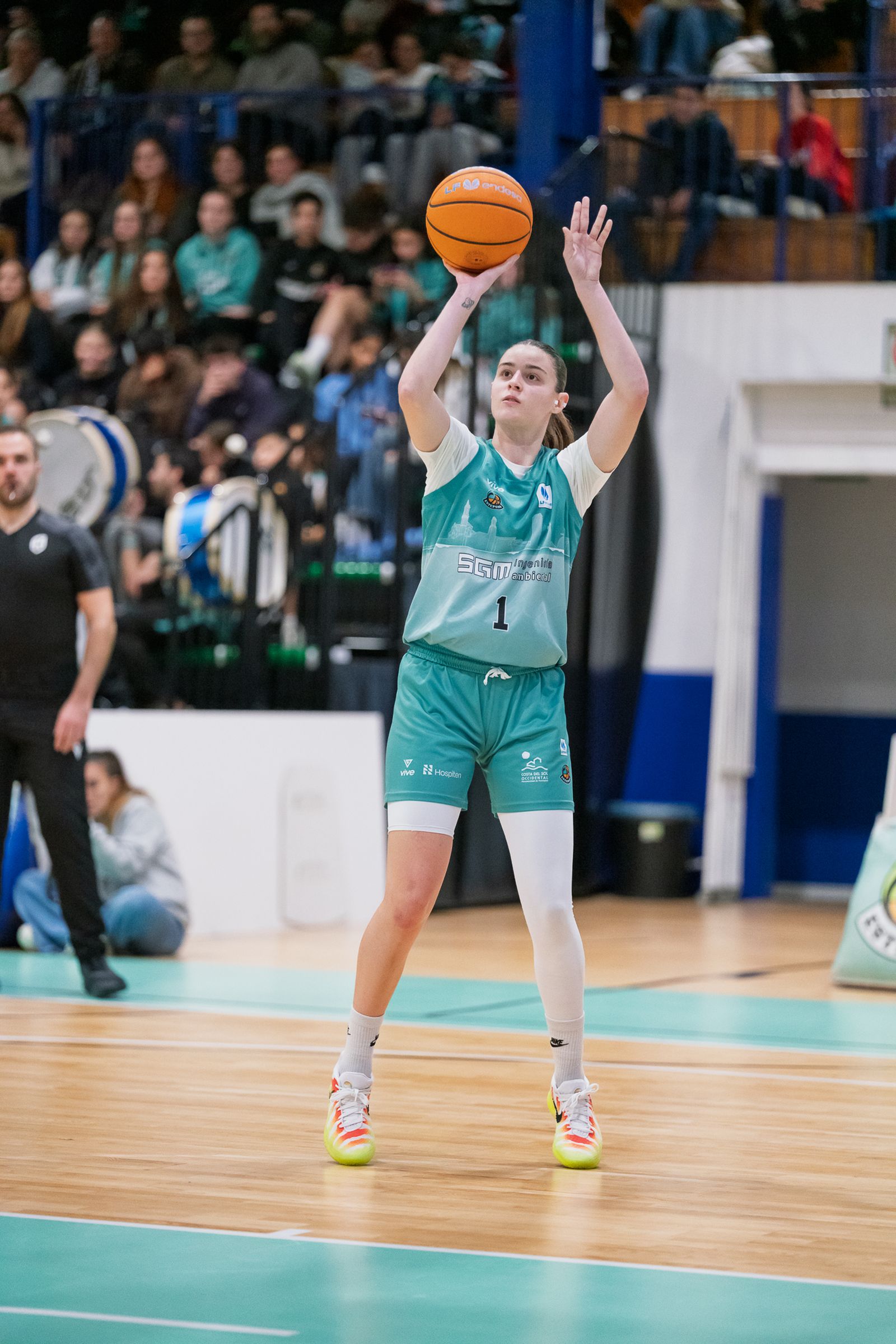 Esencial victoria del CAB Estepona ante el Spar Gran Canaria (80-64)