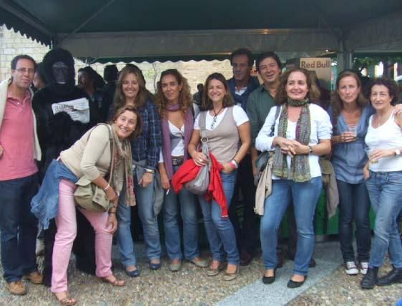 Iba para hombre, pero se quedó en mono. Eso sí, un mono muy leído, que va con su Diario a todas partes. Si te encontraste con nuestro particular monkey el sábado, búscate en esta galería. 

Foto: Senda