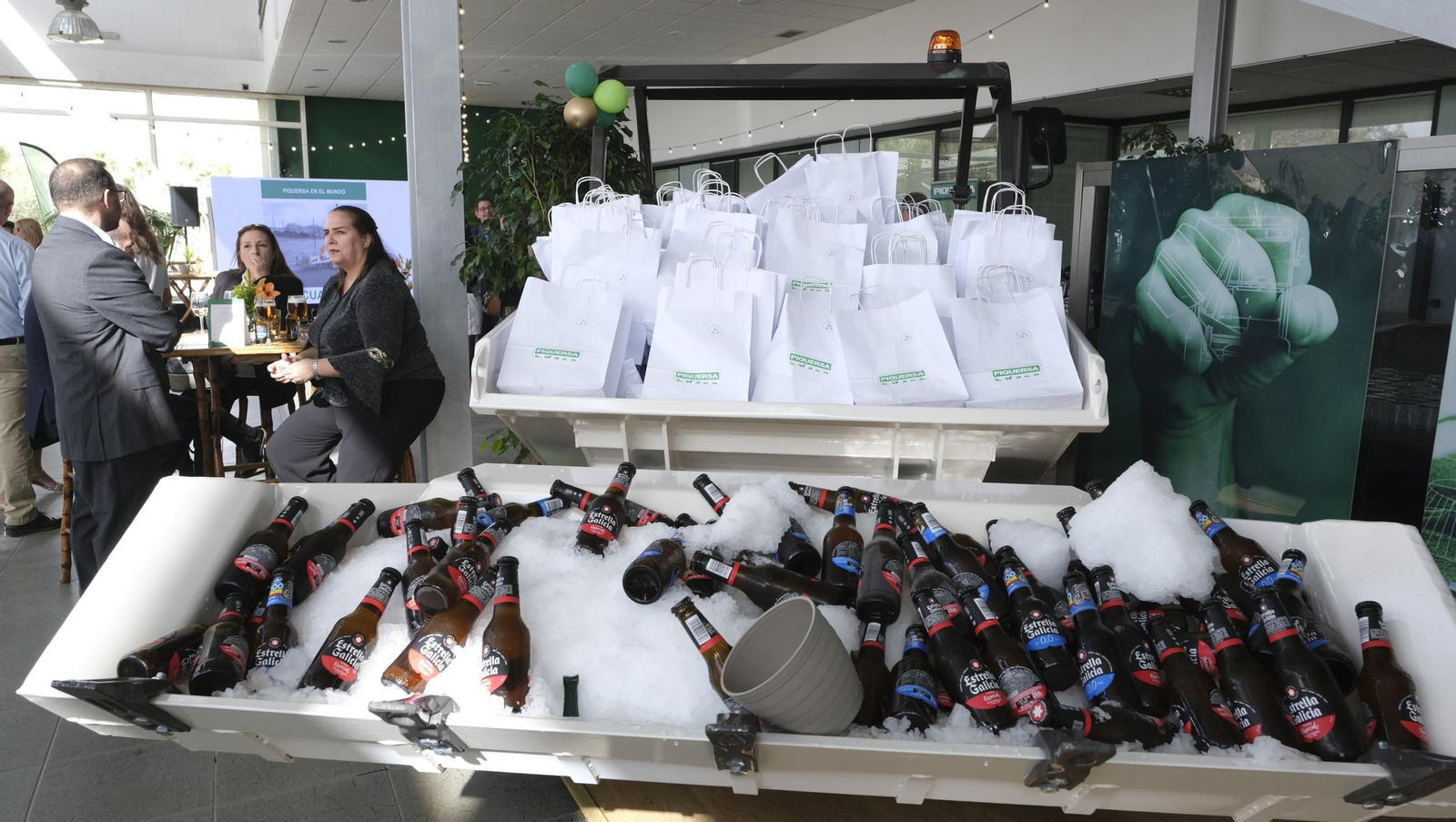 La fiesta del 25 aniversario de la empresa almeriense Piquersa, en imágenes