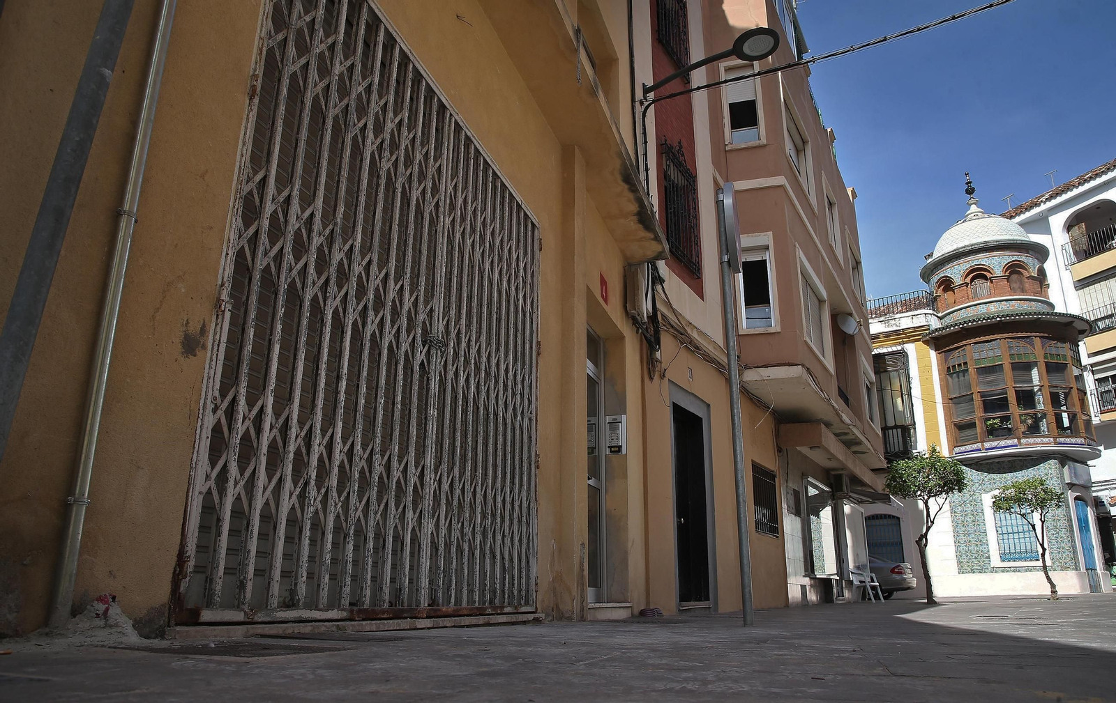 Una de las calles del barrio de La Caridad, en Algeciras.