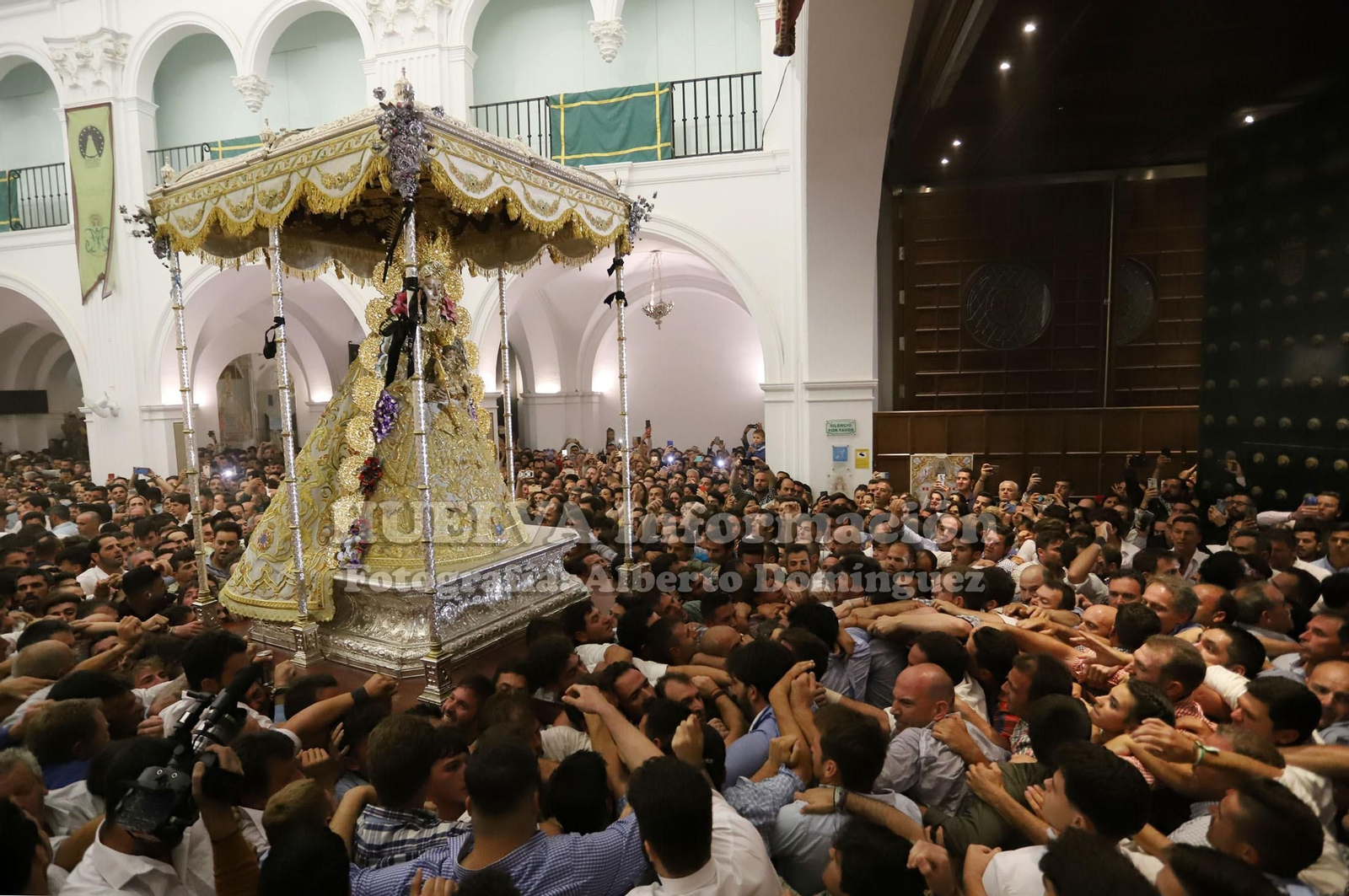 Imágenes del salto a la reja. Rocío 2019