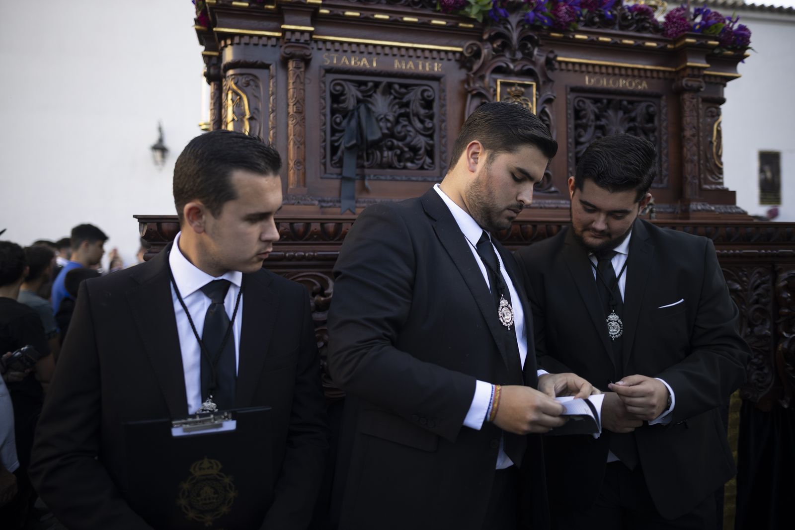 La Hermandad del Santo Entierro de la Semana Santa de Huelva 2023, en imágenes