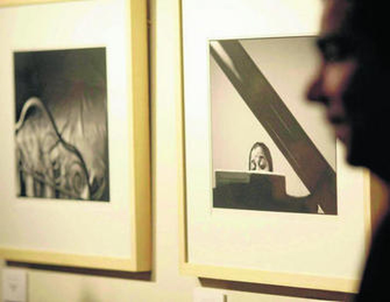 Rinde homenaje a escenas que como dice el fotógrafo "certifican que la vida va sucediendo entre acontecimientos extraordinarios que ocurren mientras nosotros nos dedicamos a otros asuntos". Fotos: M. Rodríguez