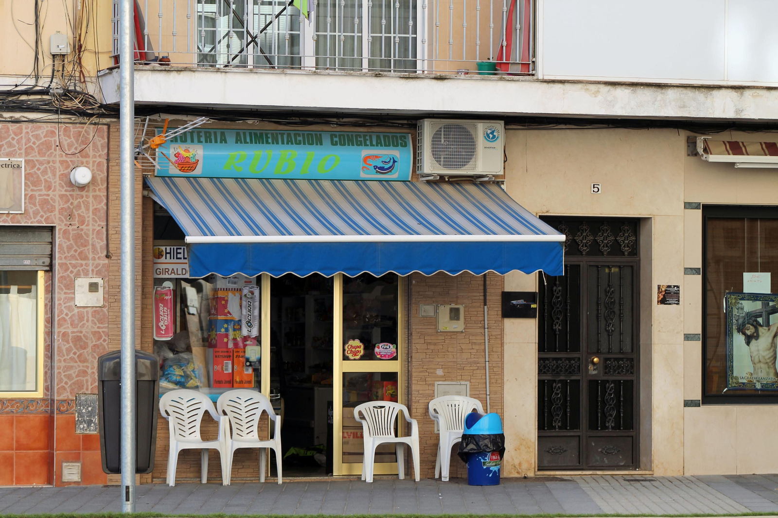 Barrio a Barrio: Imágenes de la Barriada de Los Dolores