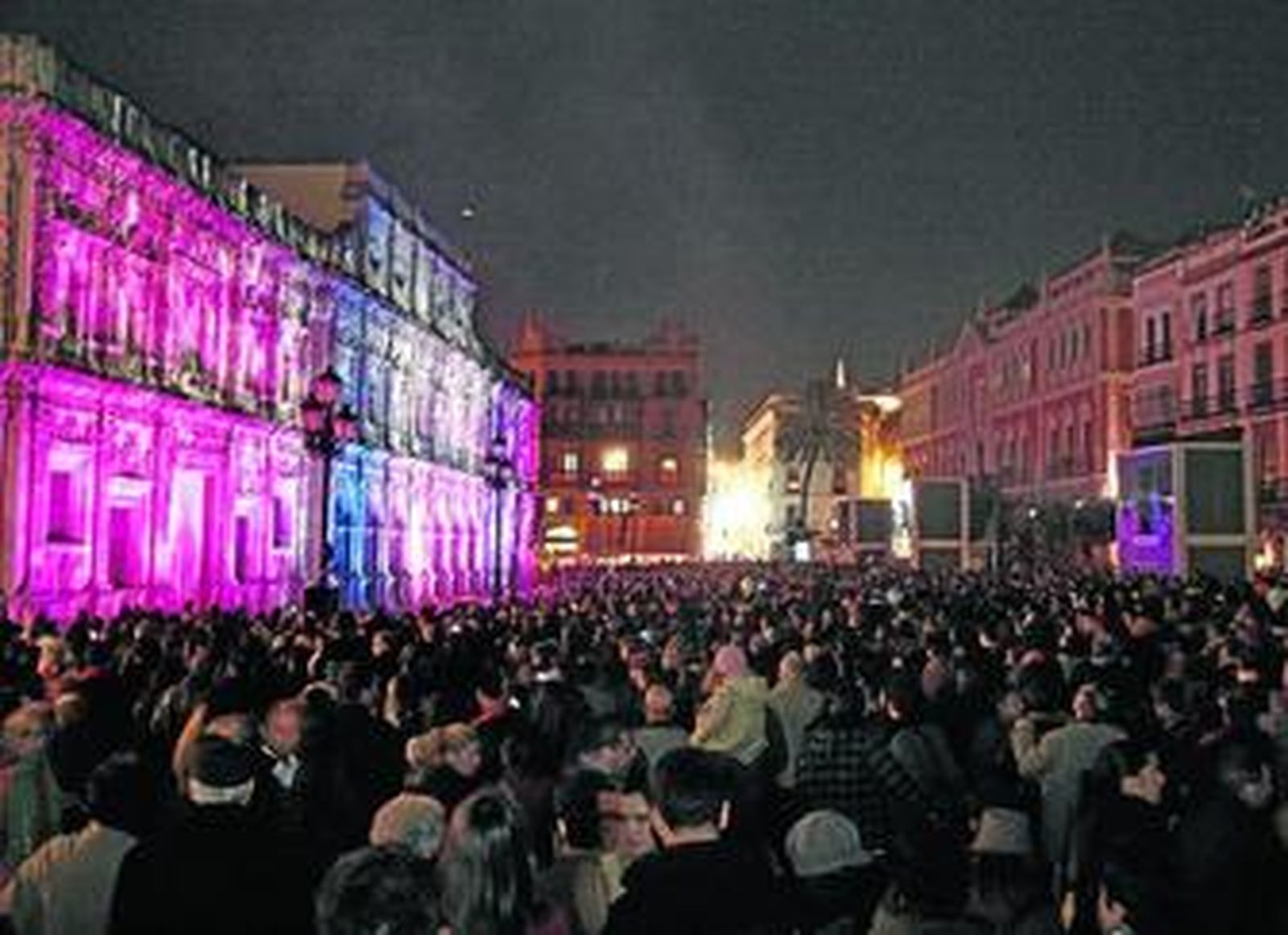 La Plaza de San Francisco, llena a rebosar durante una de las proyecciones.