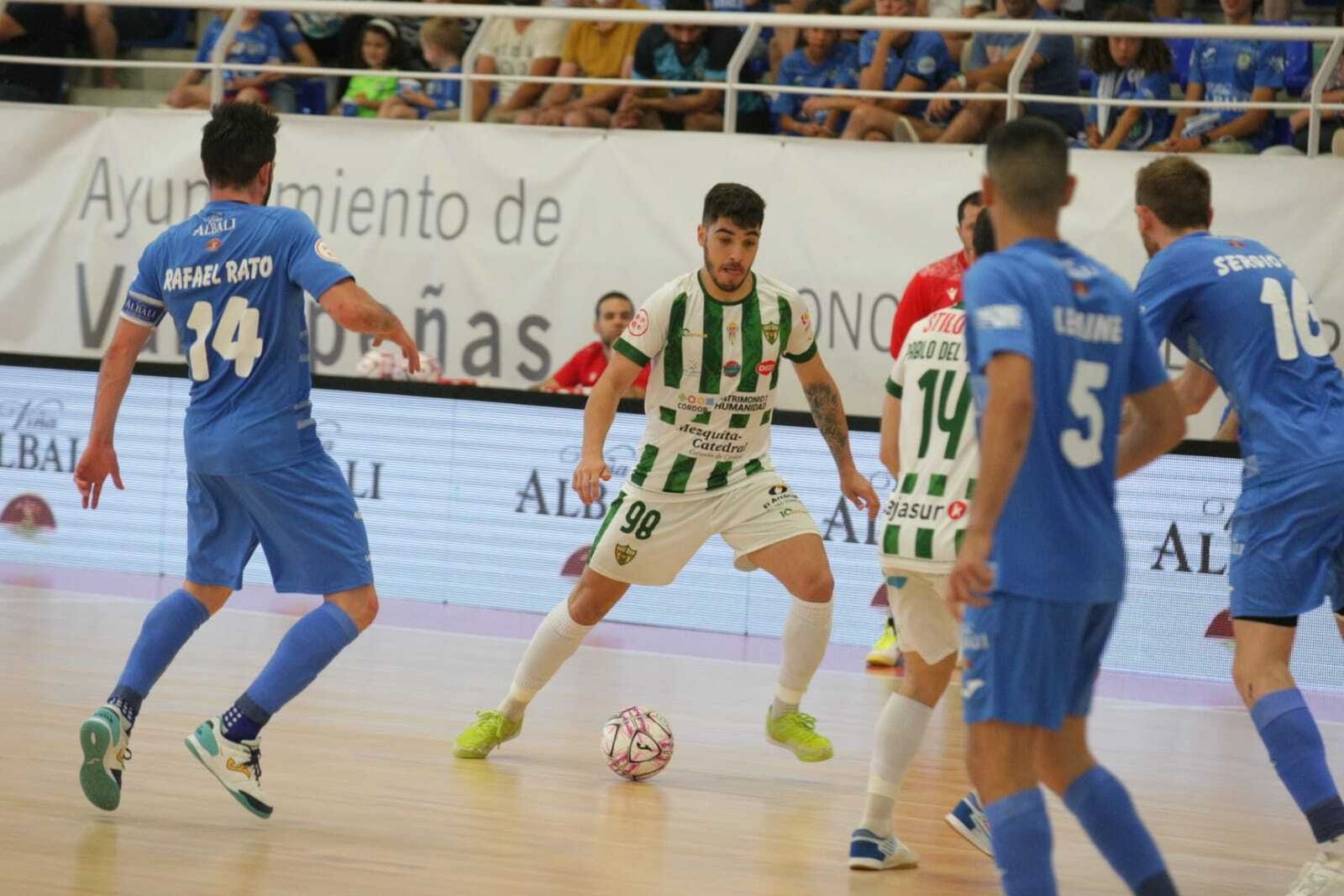 La derrota del Córdoba Futsal ante el Viña Albali Valdepeñas, en imágenes