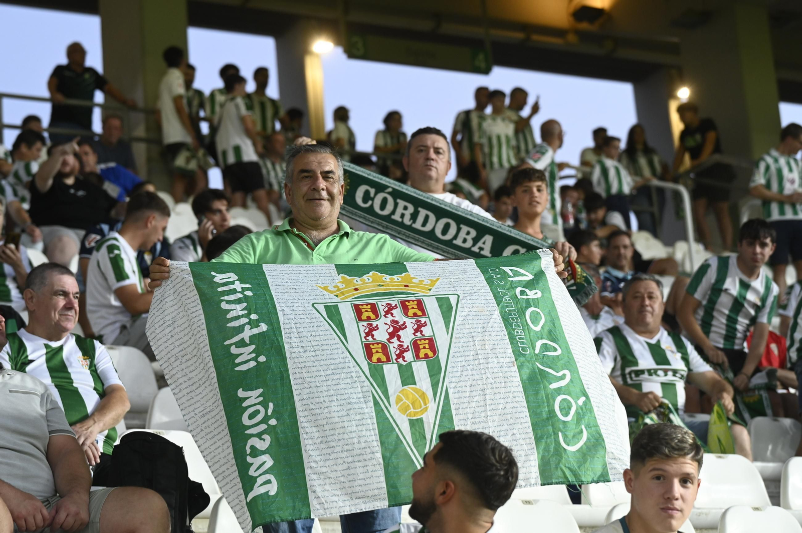 Las mejores fotos del ambiente en El Arcángel para el Córdoba CF - Las Palmas