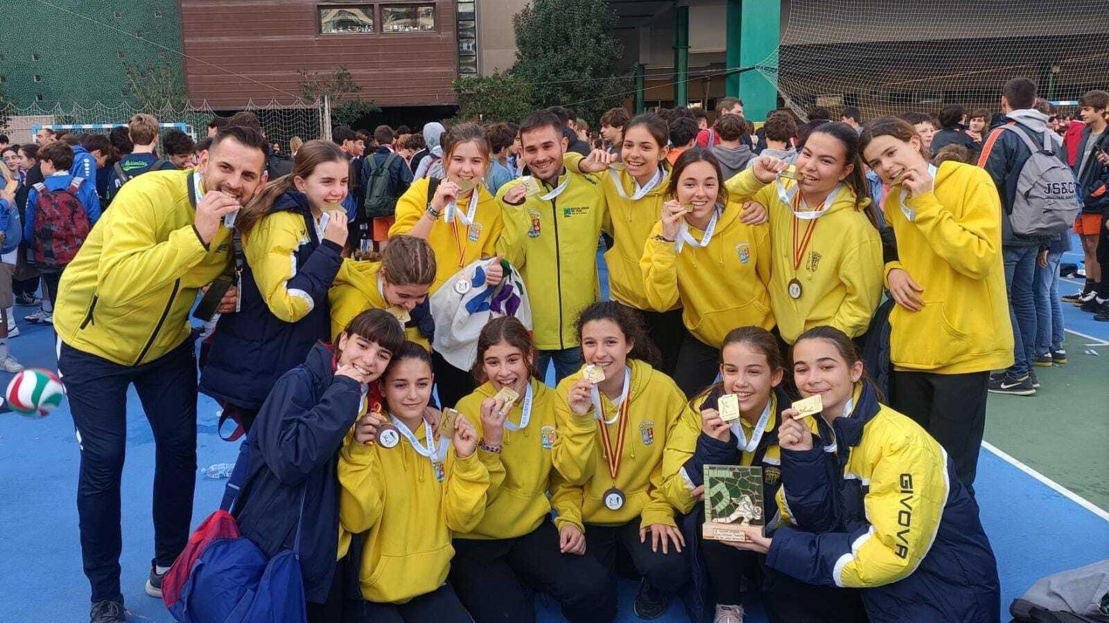 El equipo femenino de voleibol obtuvo la medalla de oro en Valencia.