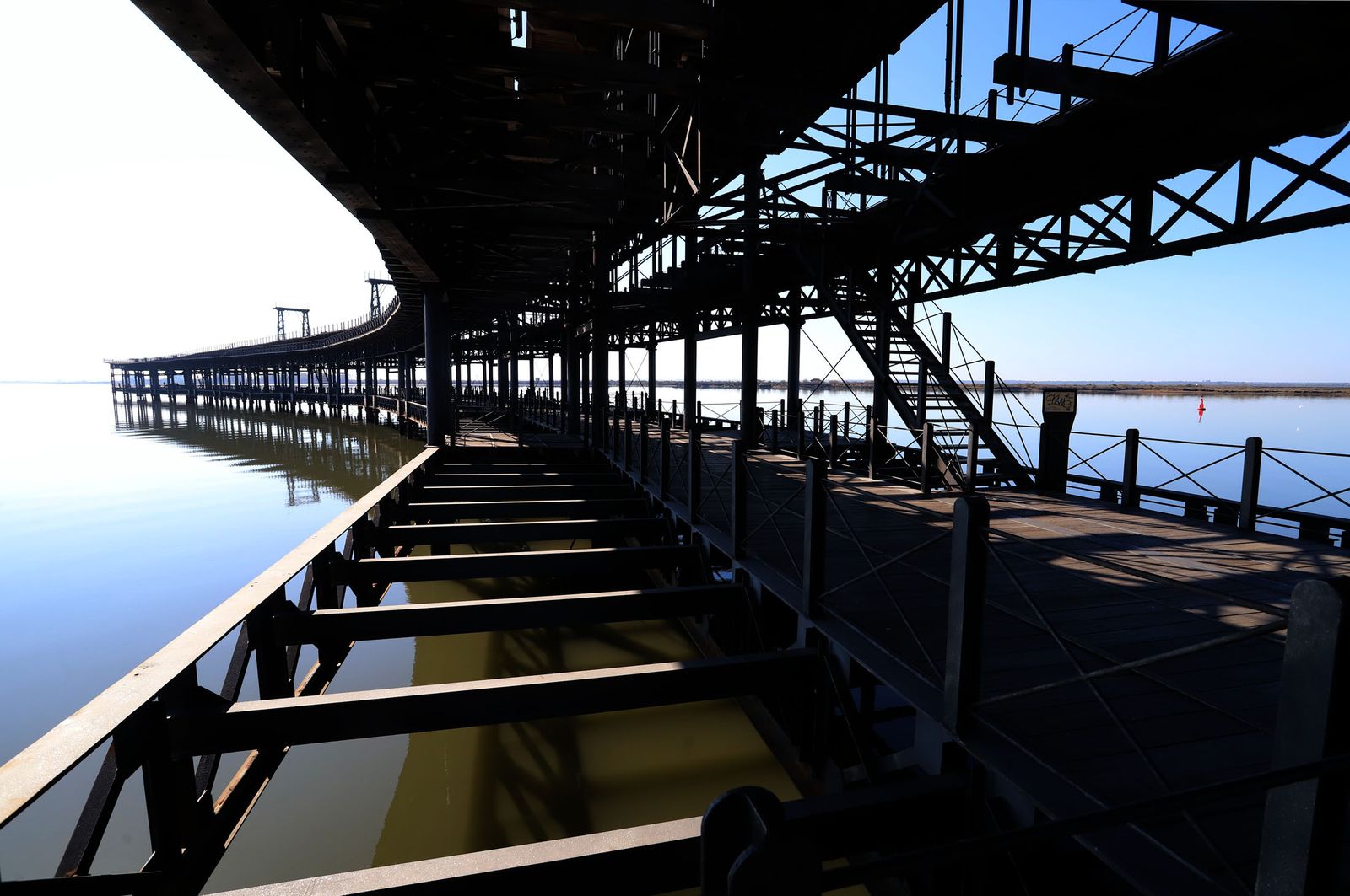 10 imágenes que enamoran del Muelle de la Rio Tinto en Huelva