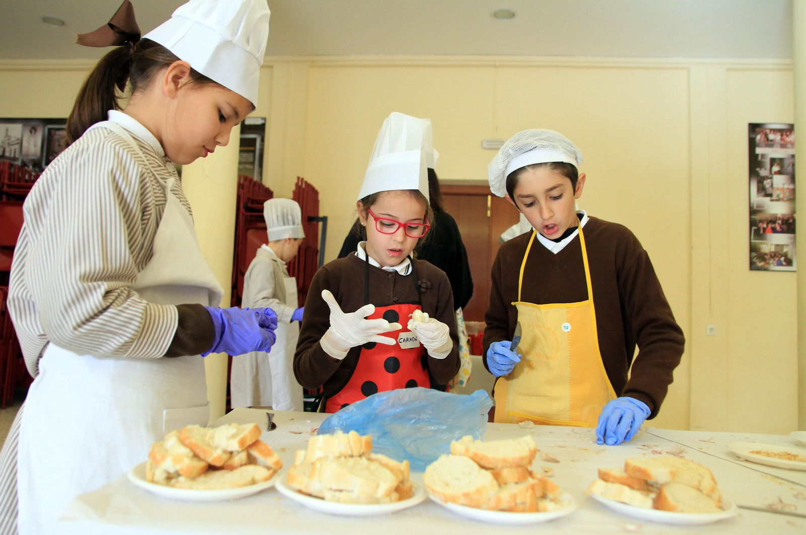 Imágenes del "Masterchef" realizado en las Teresianas con motivo de la celebración del 28-F
