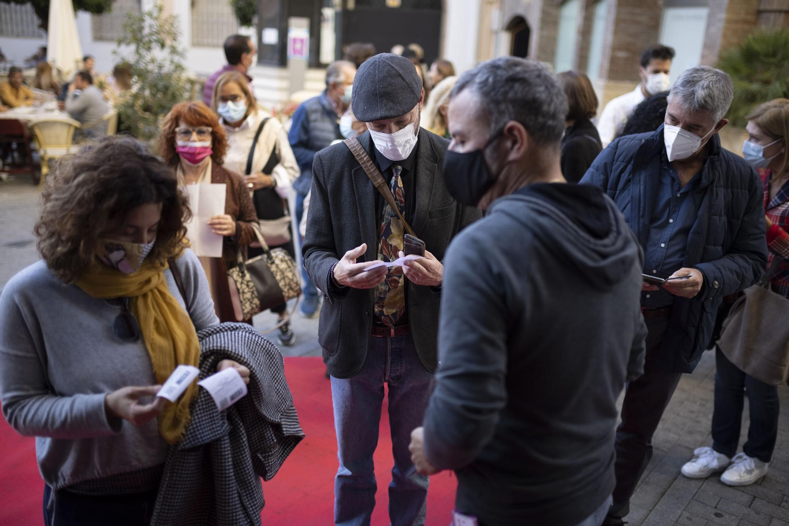 Imágenes de la proyección de  'Algo Salvaje. La historia de Bambino' de Paco Ortiz