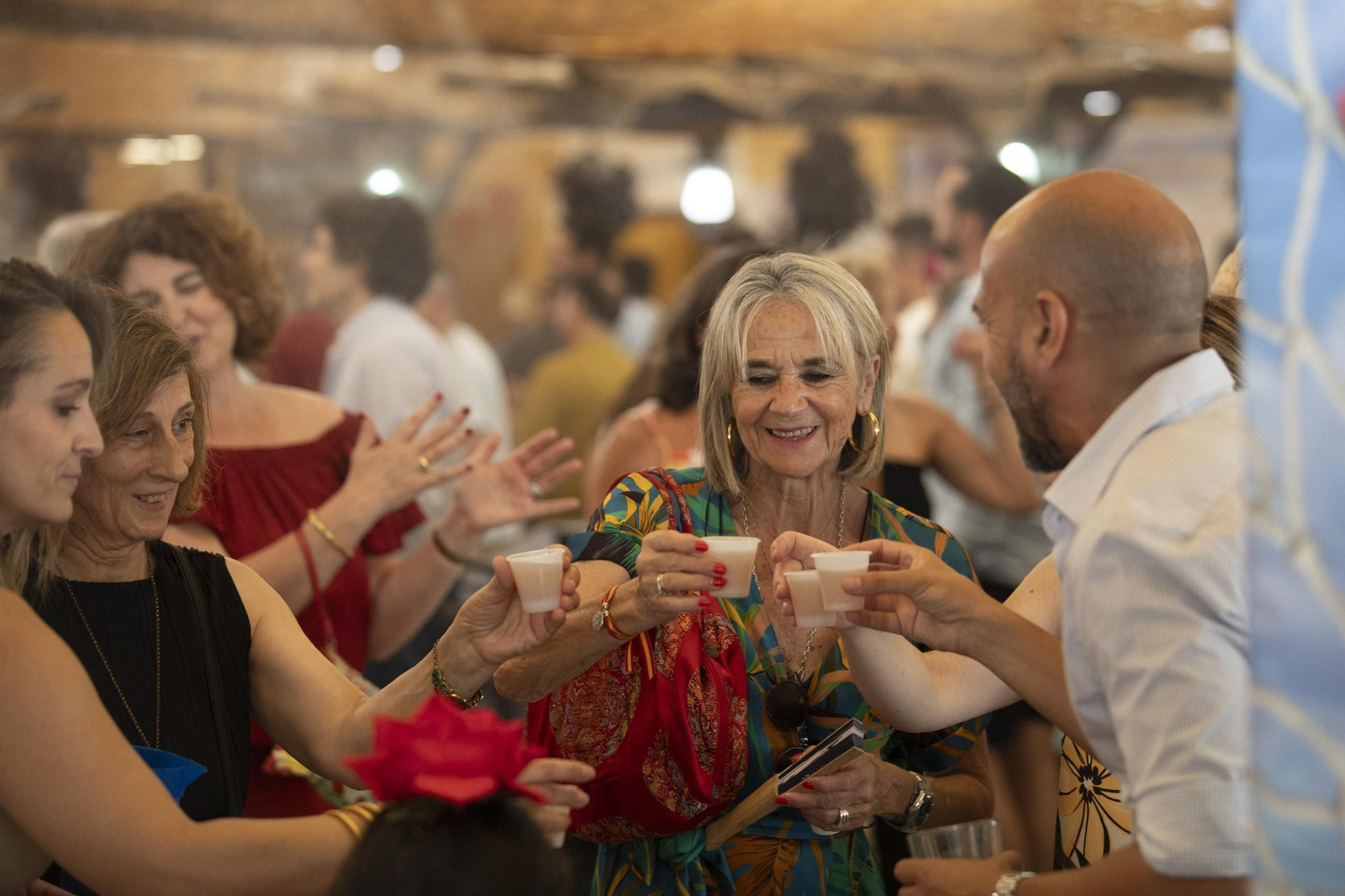 Granada vive su tercer día de Corpus entre comida, baile y columpios: las imágenes