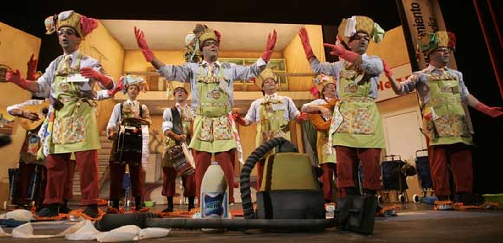 Chirigota 'La secta de los pelapapas'

Foto: Jesus Marin