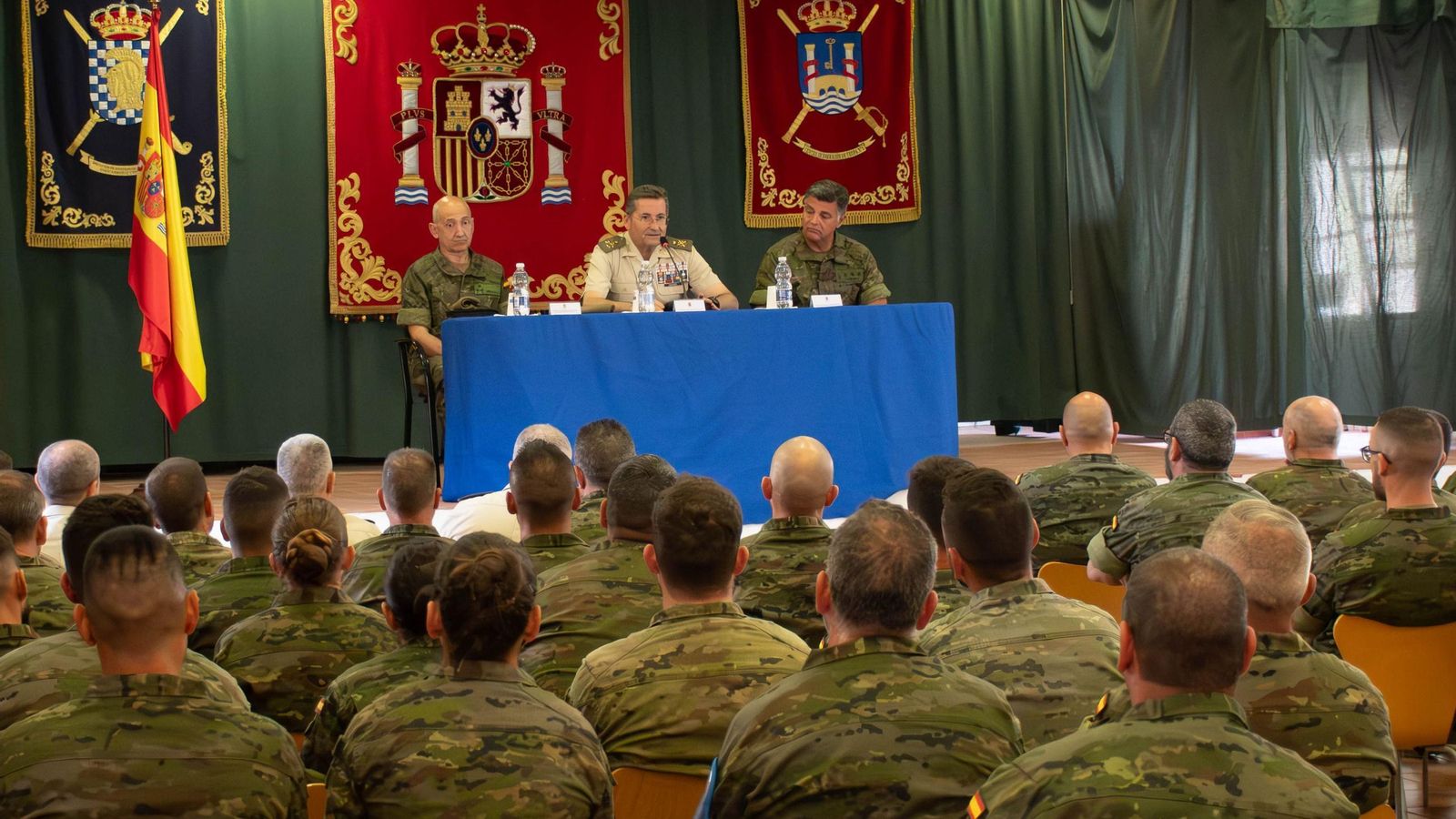 Visita del Jefe del Estado Mayor del Ejército (JEME) al CEFOT-2 de Camposoto, en San Fernando