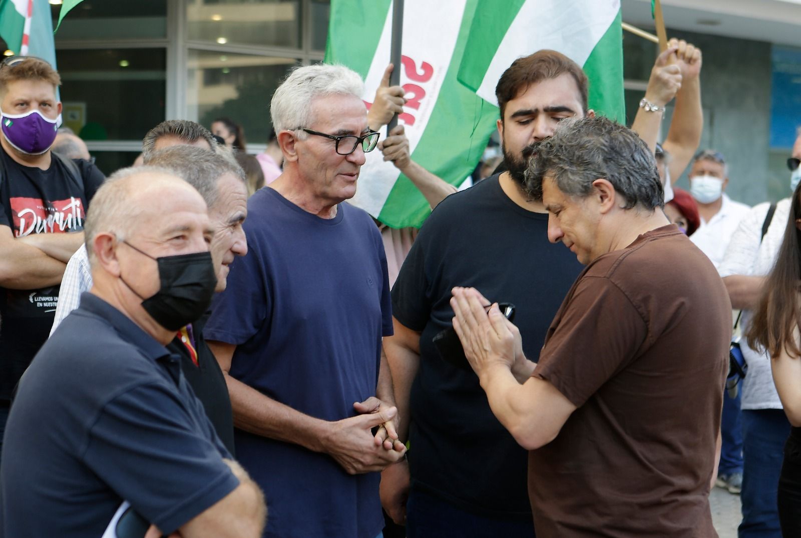 Diego Cañamero en la concentración del SAT antes del juicio