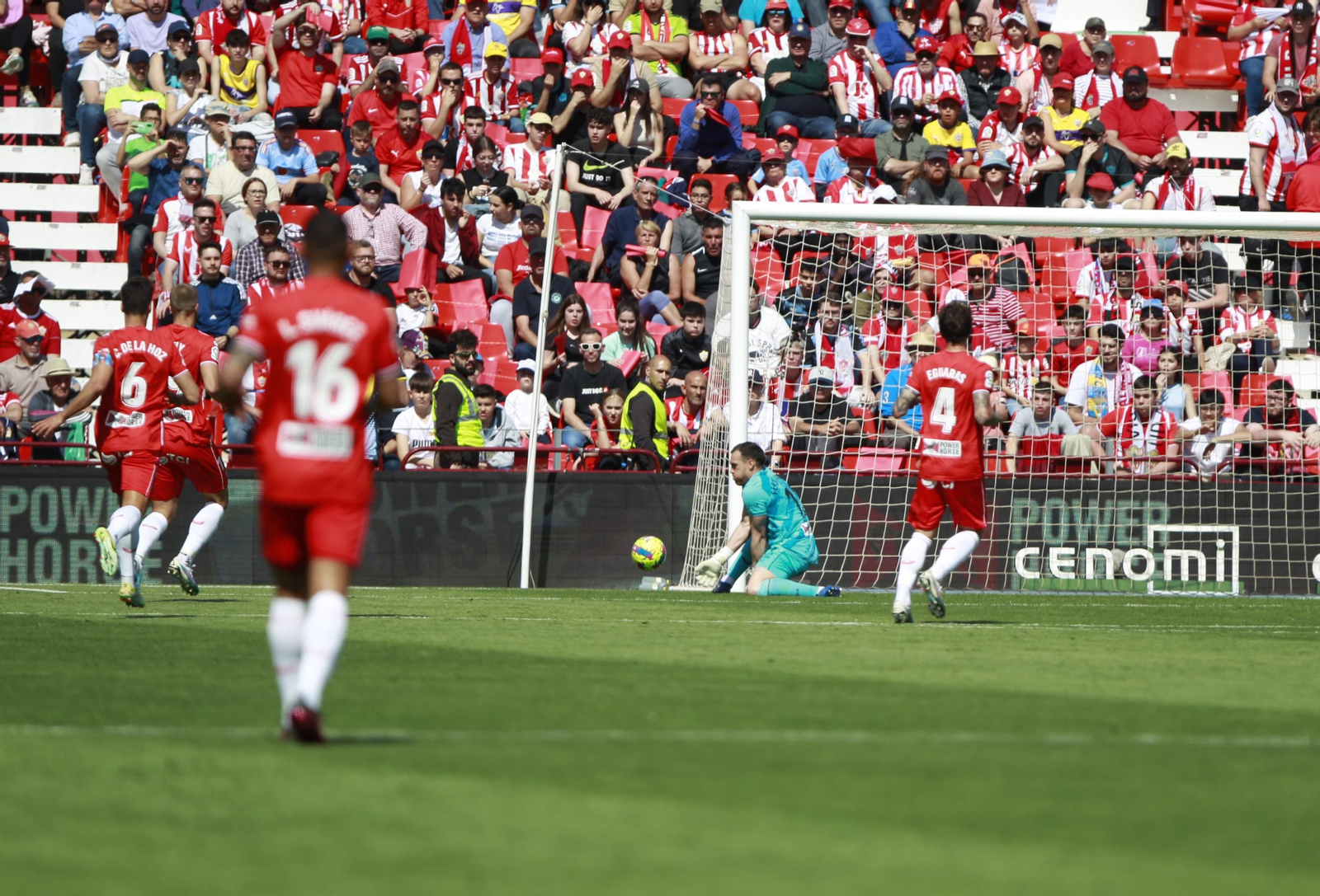 Imágenes del partido de la Liga Santander U.D. Almería-Cádiz C.F.