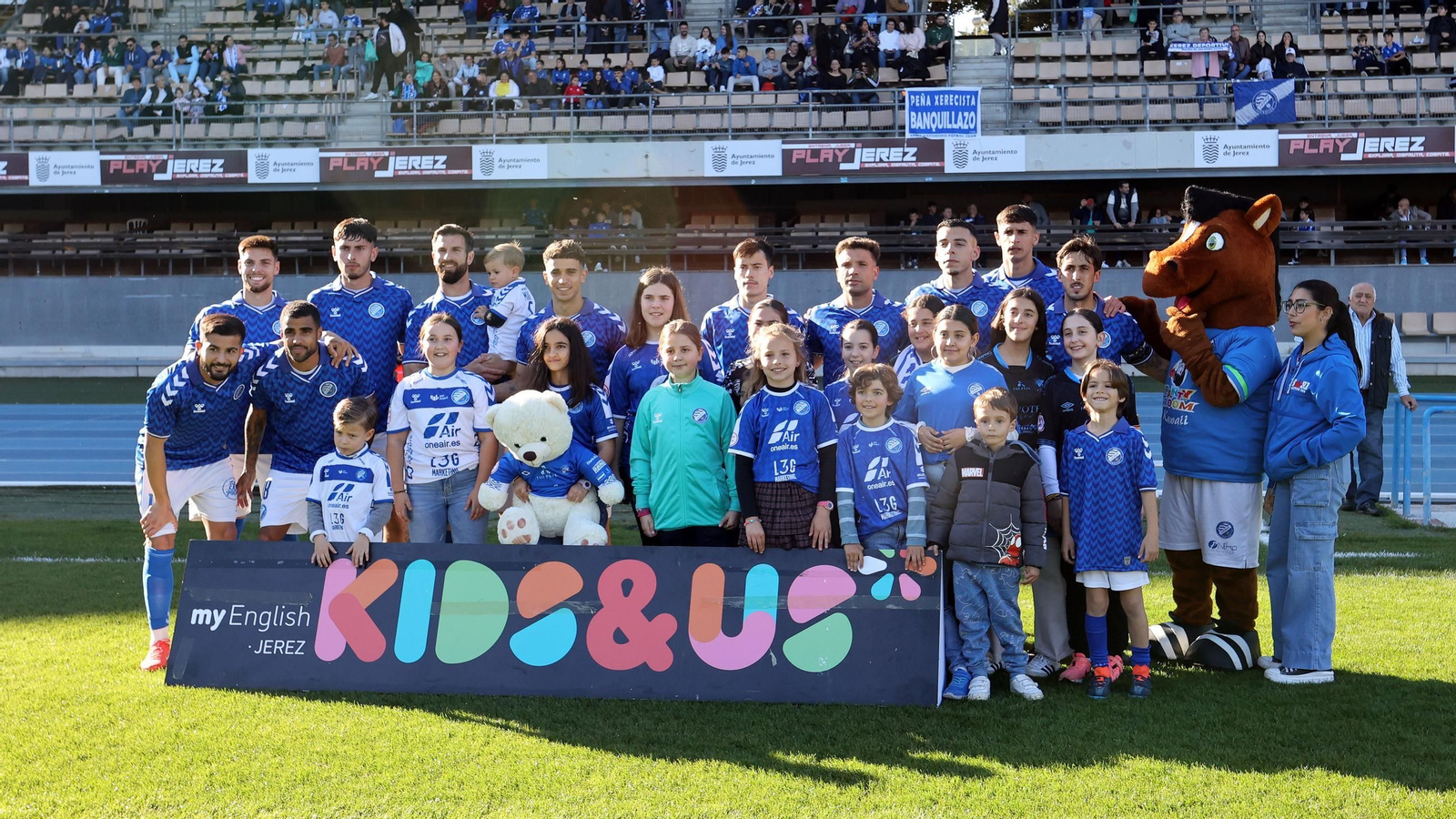 Imágenes del Xerez DFC contra el CF Villanovense en Chapín