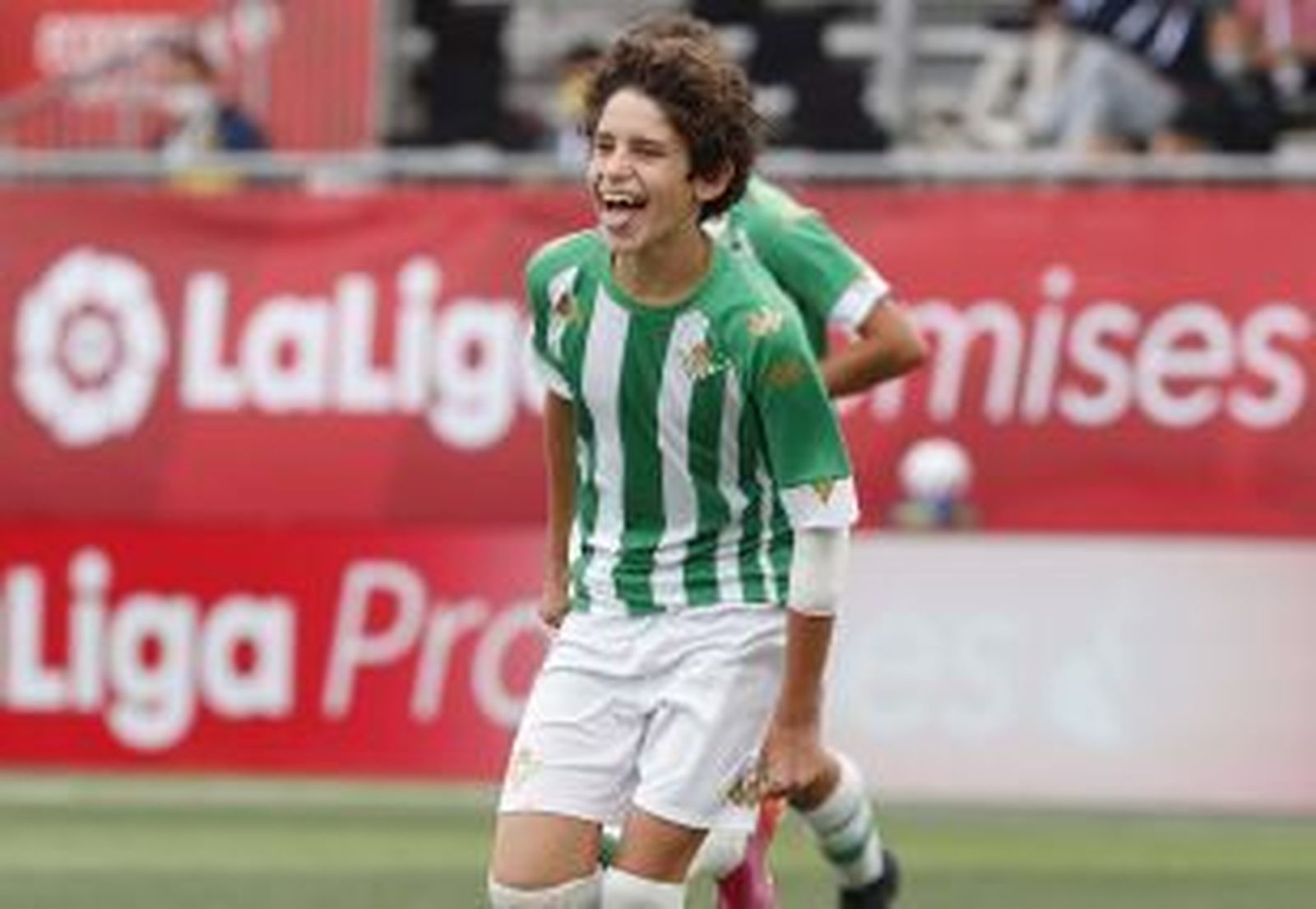 El delantero bético Iván Mora celebra su gol al Levante en octavos de final.