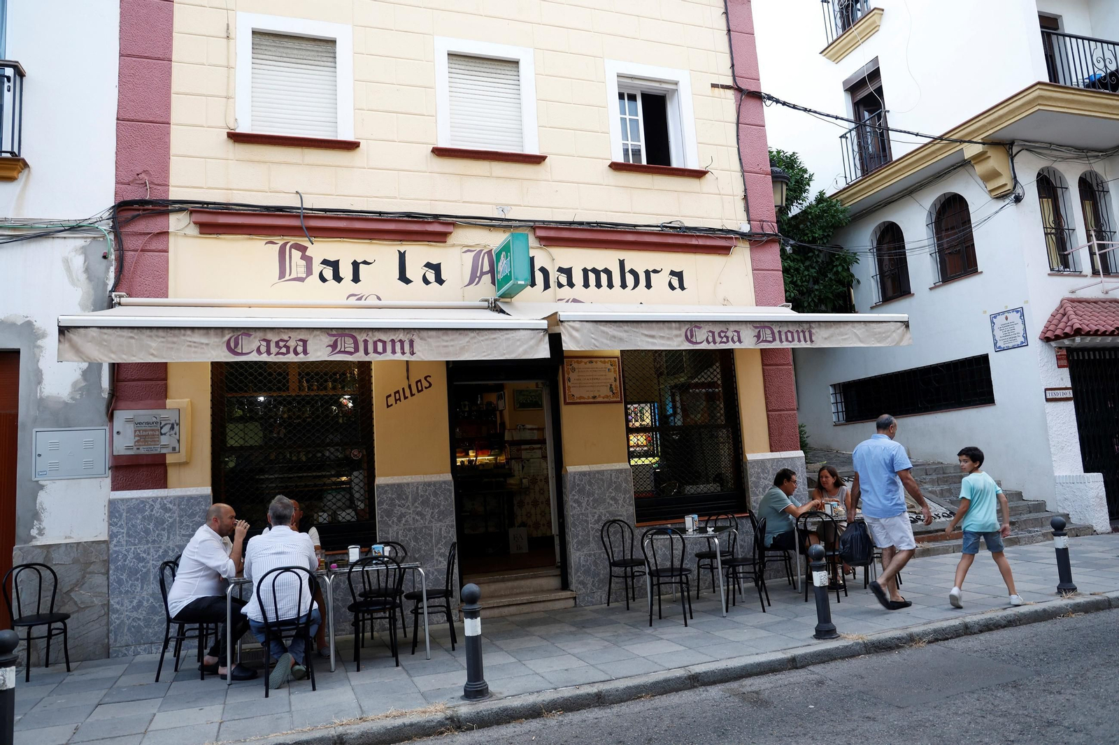 Fachada del bar Dioni pic-20250618T223809S0010A1.jpg
