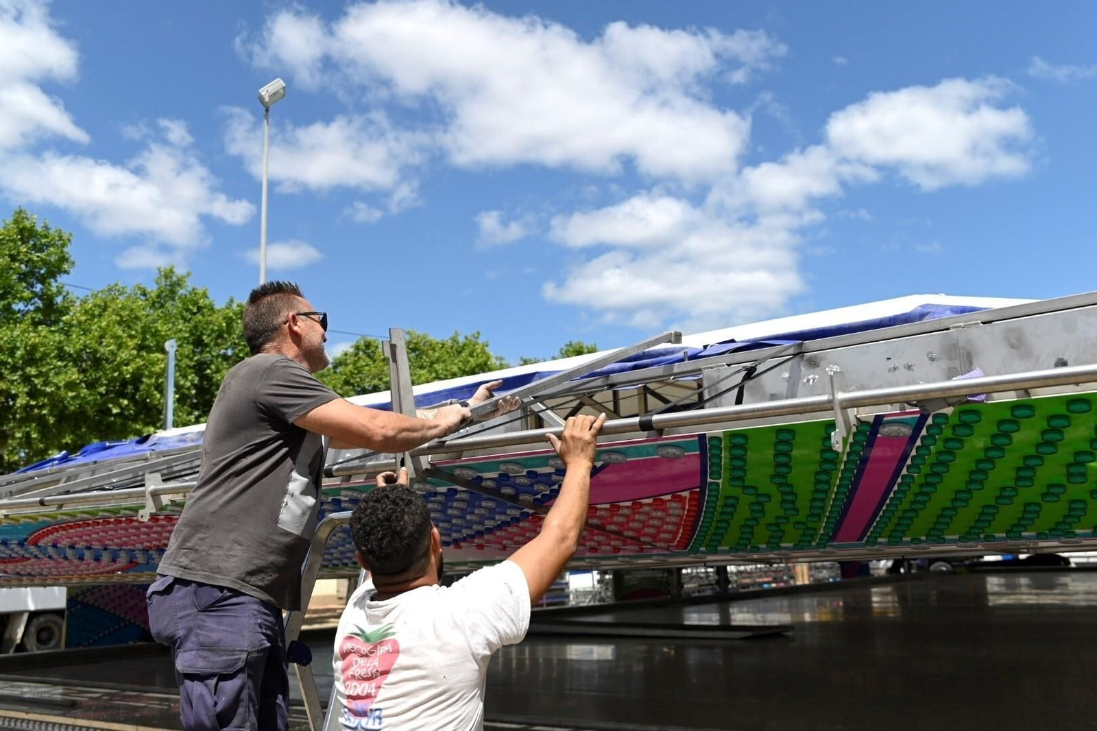 Cuenta atrás para el inicio de la Feria de Córdoba: así avanza el montaje en El Arenal, en imágenes