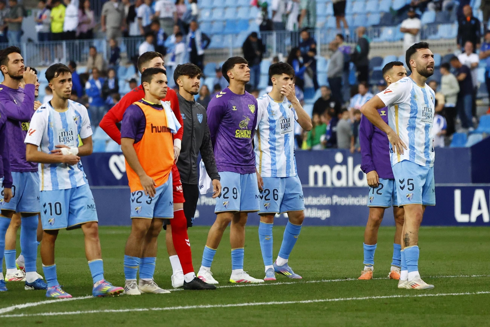 Los jugadores, tras el partido. Los jugadores, tras el partido.