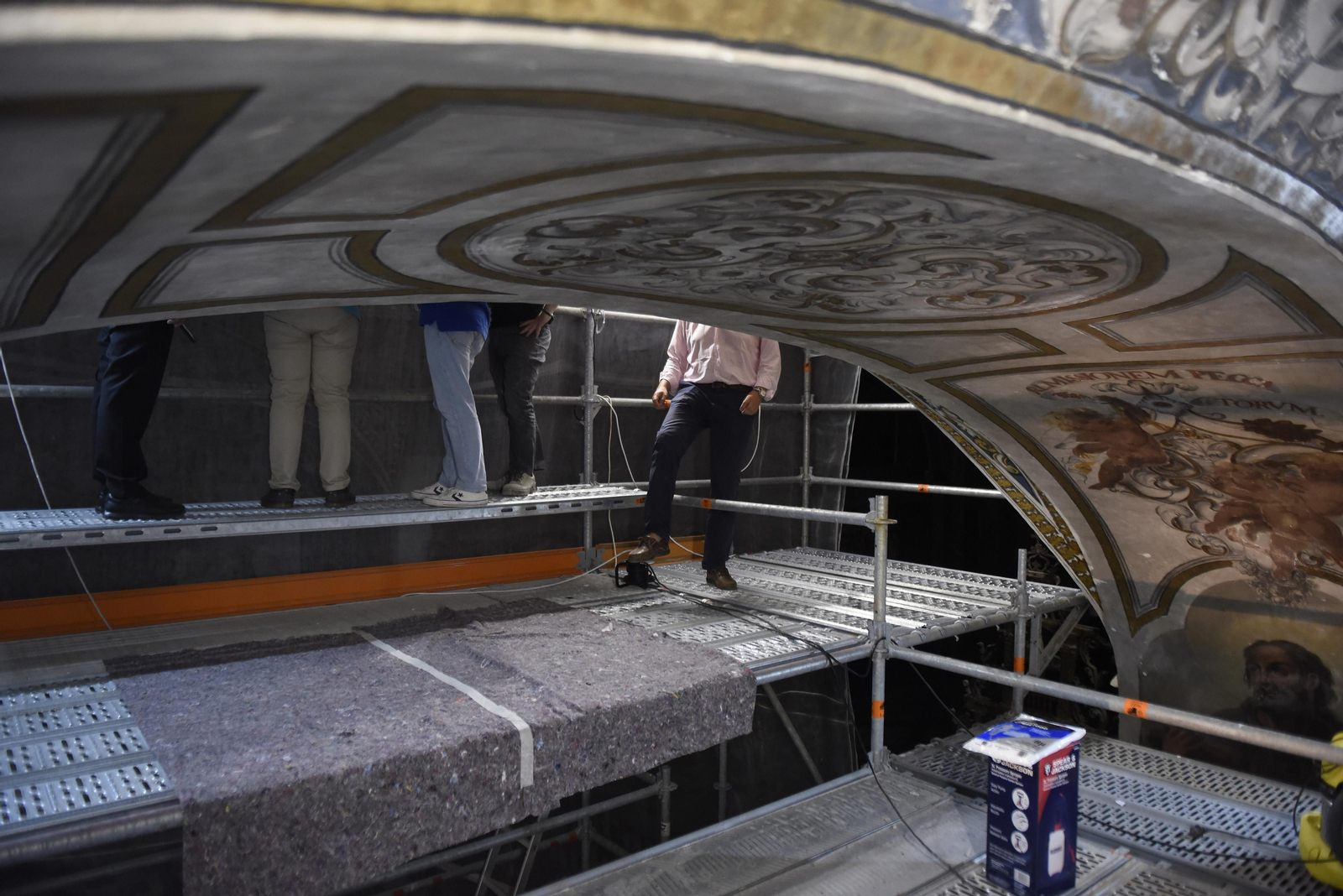 Todas las imágenes de la restauración de las pinturas en la Parroquia de la Magdalena