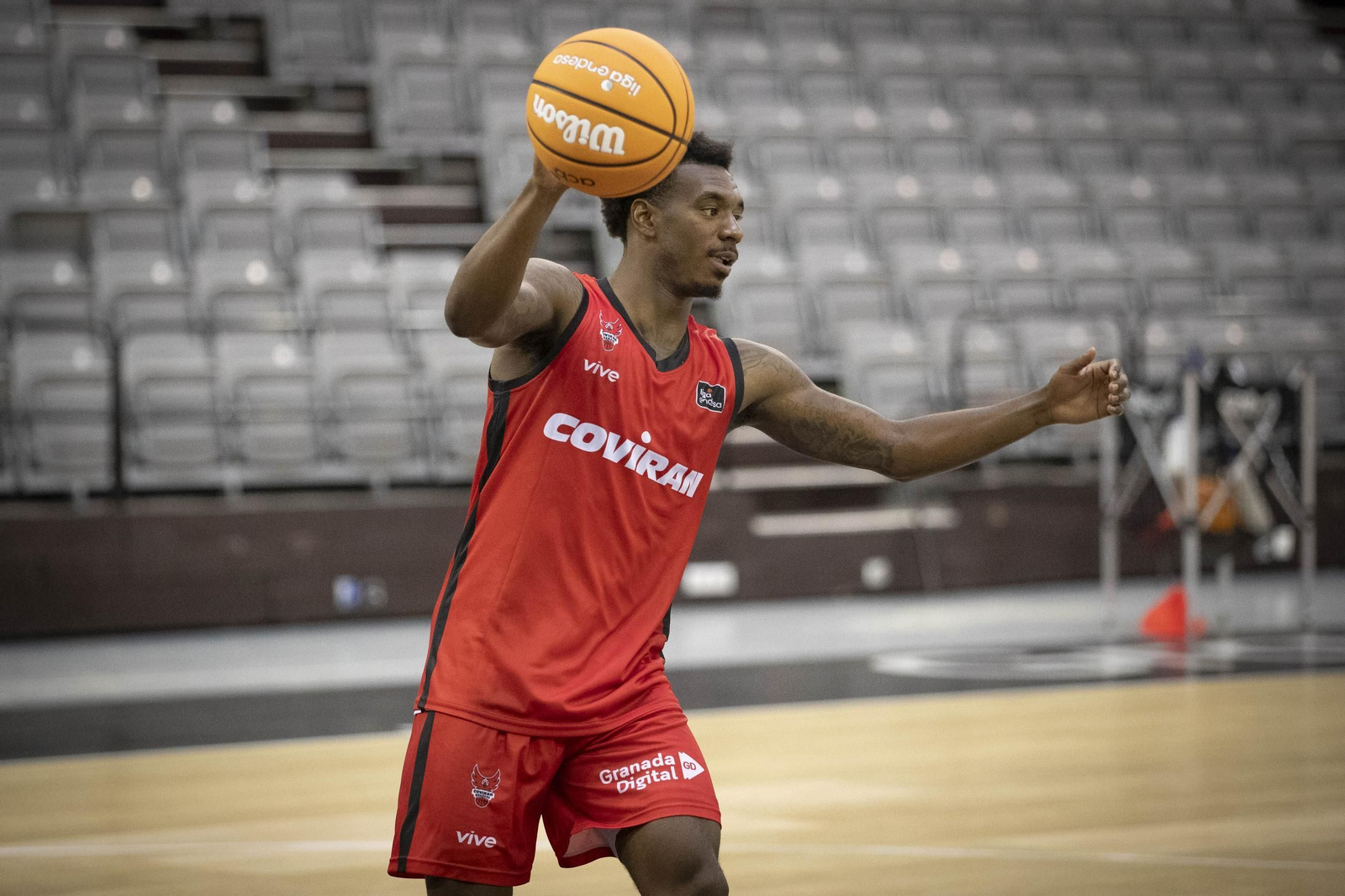 Las mejores imágenes del primer entrenamiento del Covirán Granada