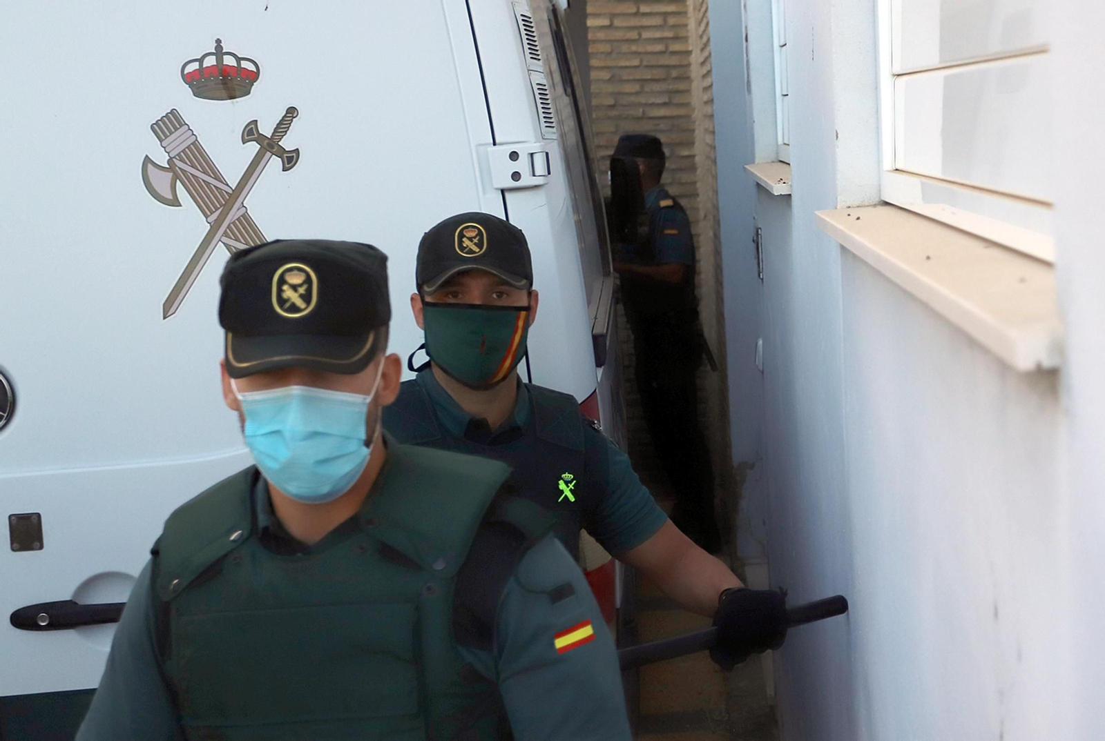 Imágenes de la llegada al juzgado de Ayamonte de uno de los principales imputados del crimen de Cartaya