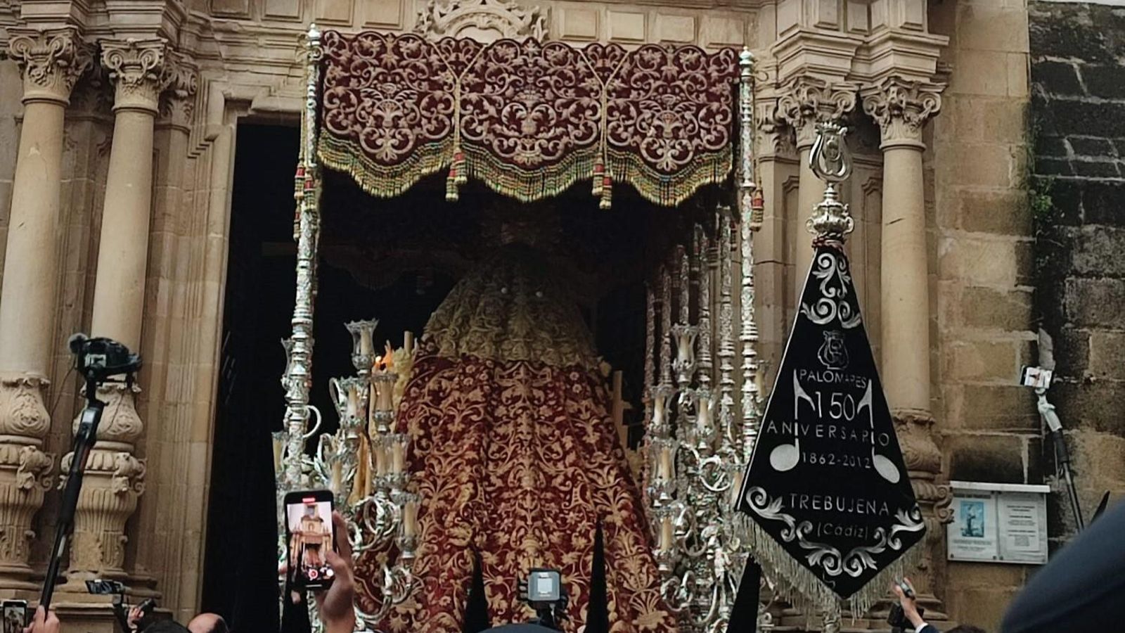 El palio del Valle Coronada, entrando en San Francisco.