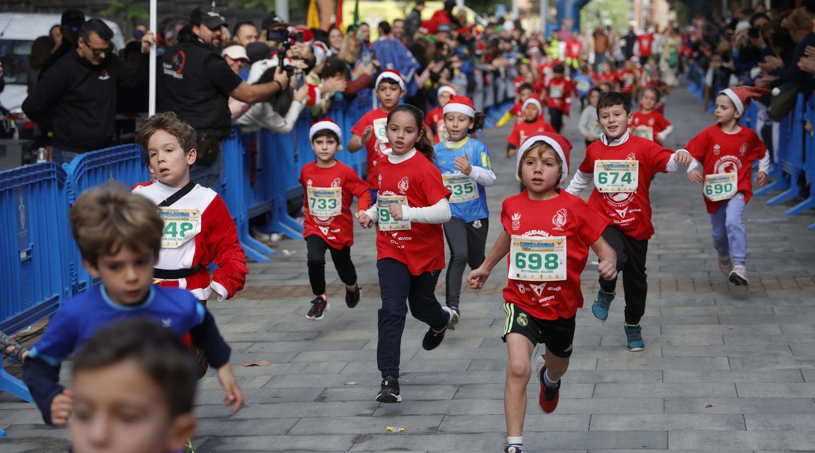Búscate en la XI Carrera Solidaria de Navidad de Algeciras