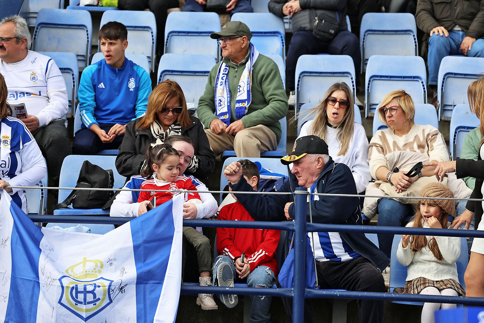 Ambiente en las gradas del Recreativo de Huelva vs AD Ceuta FC