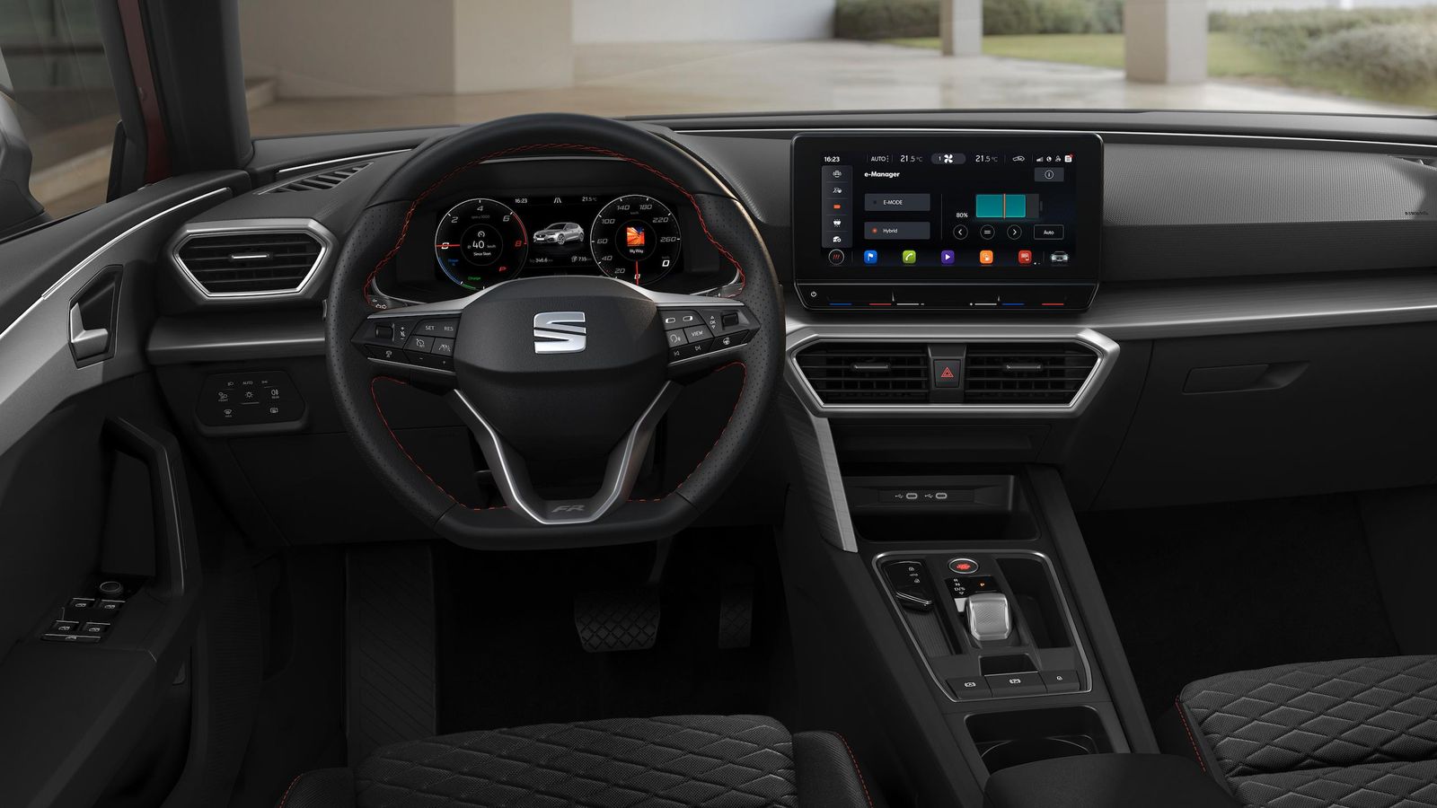 Desde la pantalla central es posible seleccionar diferentes modos de funcionamiento del sistema de propulsión híbrido.