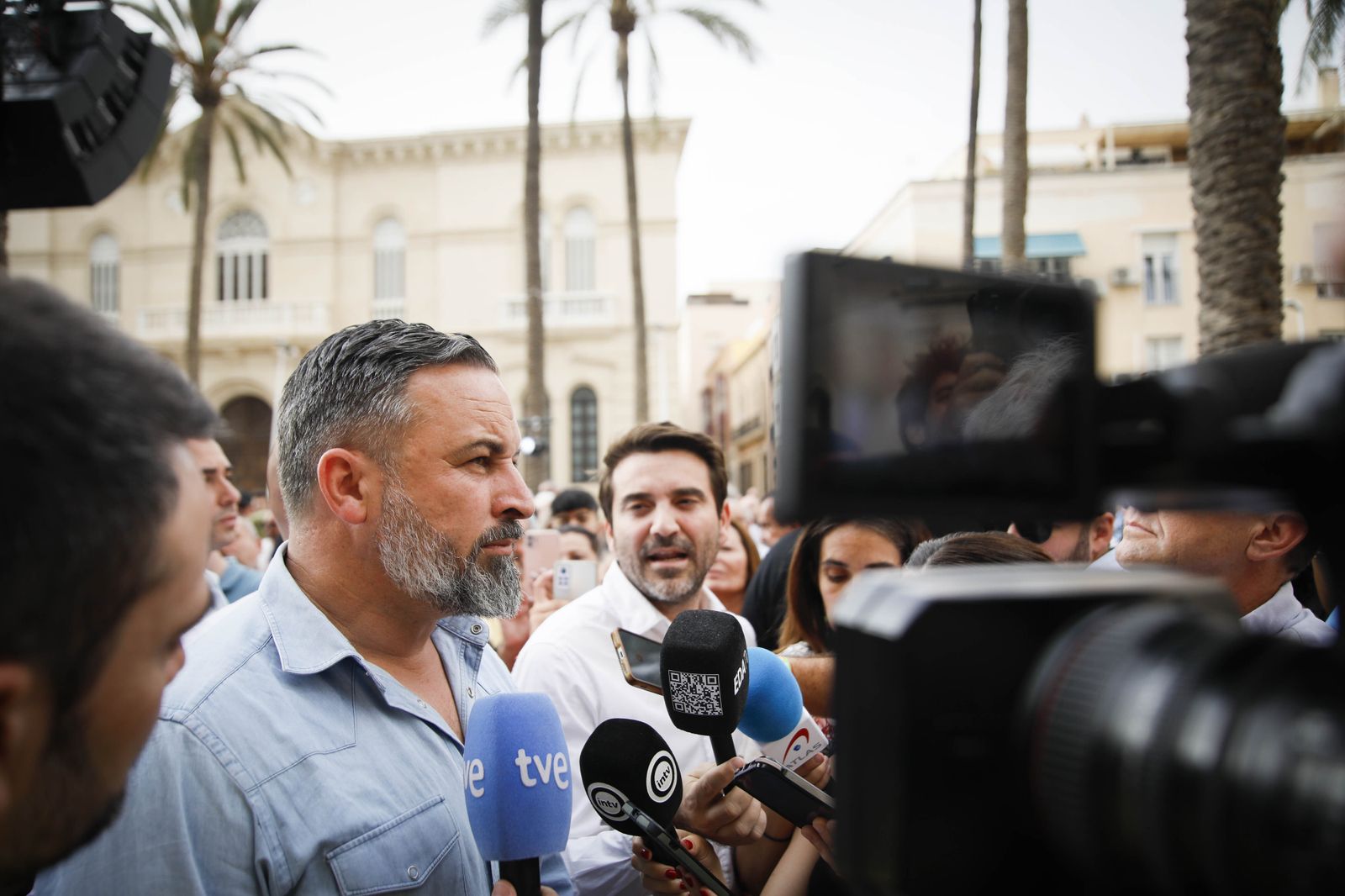 Imágenes de campaña para las elecciones europeas de VOX