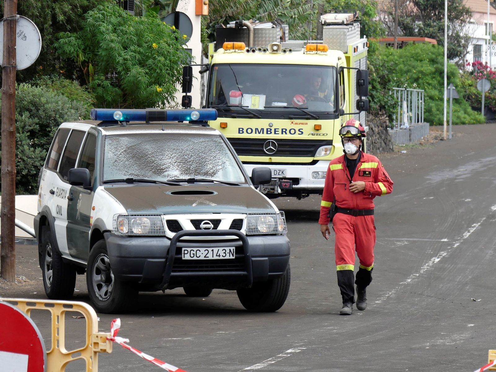 La Palma mira resignada un día más los estragos del volcán