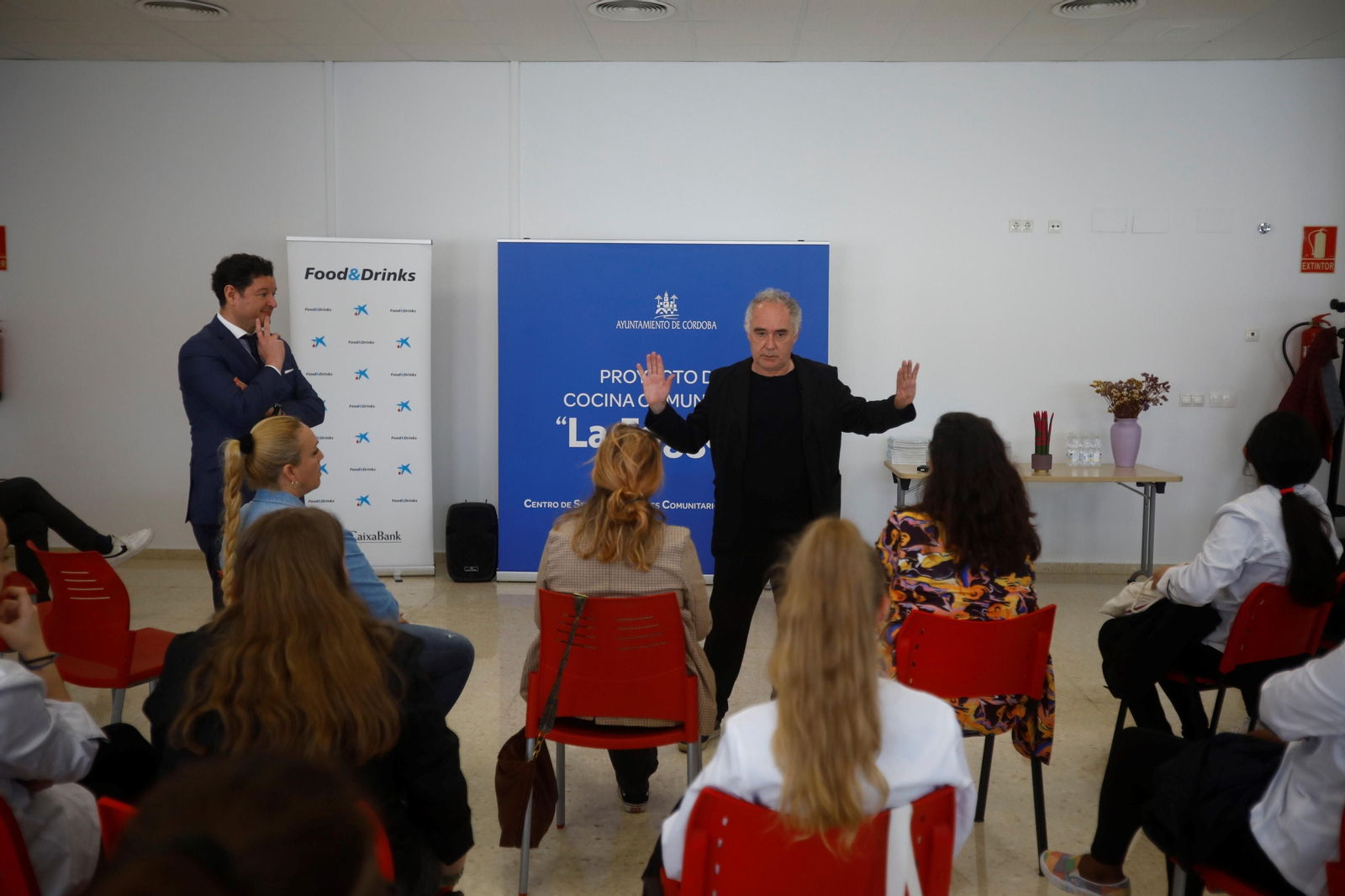 Las mejoras imágenes del chef Ferrán Adrián en la inauguración del proyecto La Foggara de Córdoba.