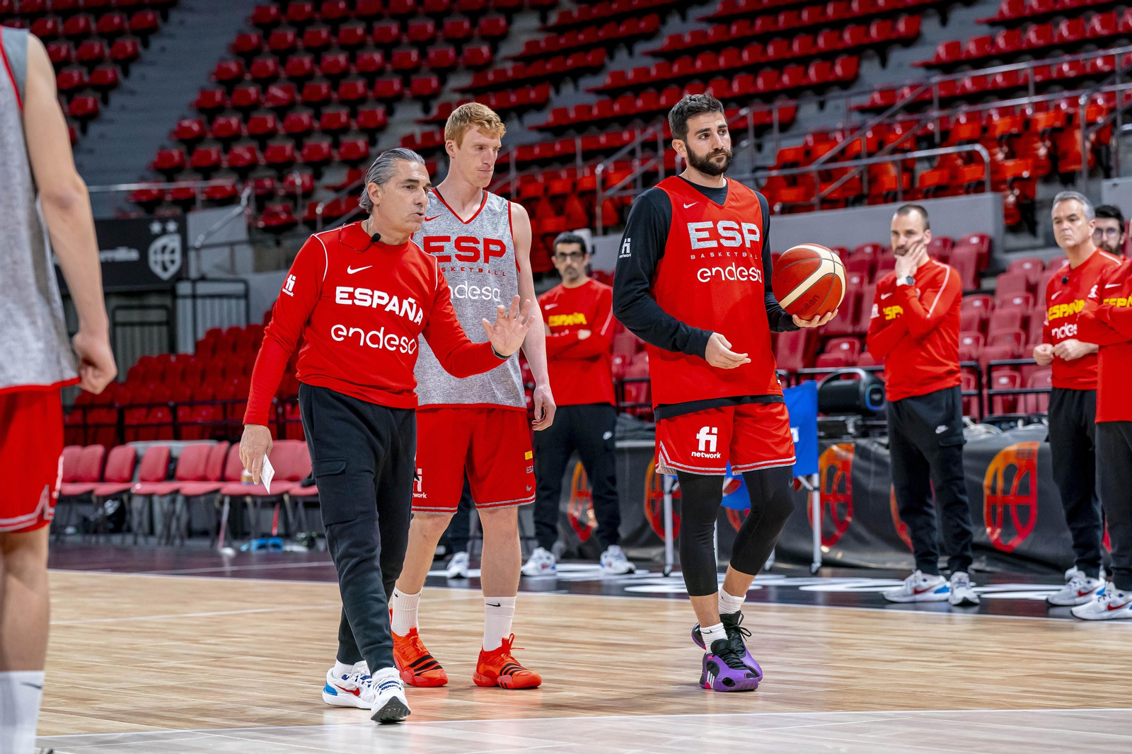 Alberto Díaz, Mario Saint-Supéry y Yankuba Sima, con Ricky Rubio a las órdenes de Scariolo