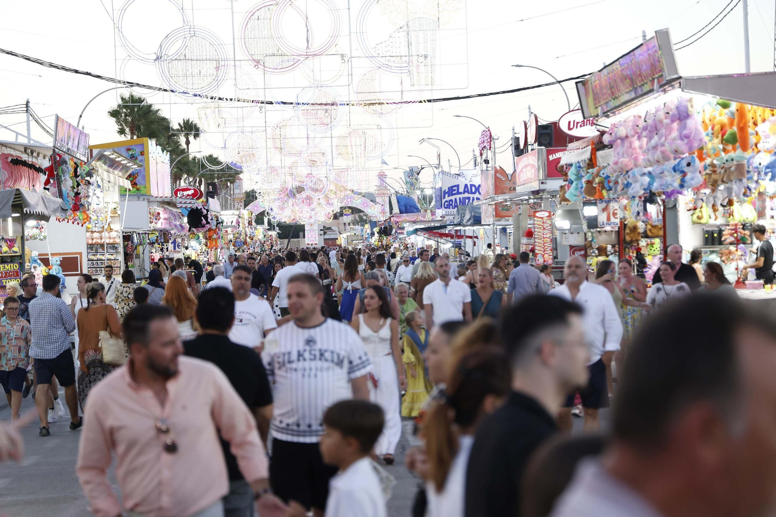 Búscate en las fotos del sábado de la Feria de La Línea