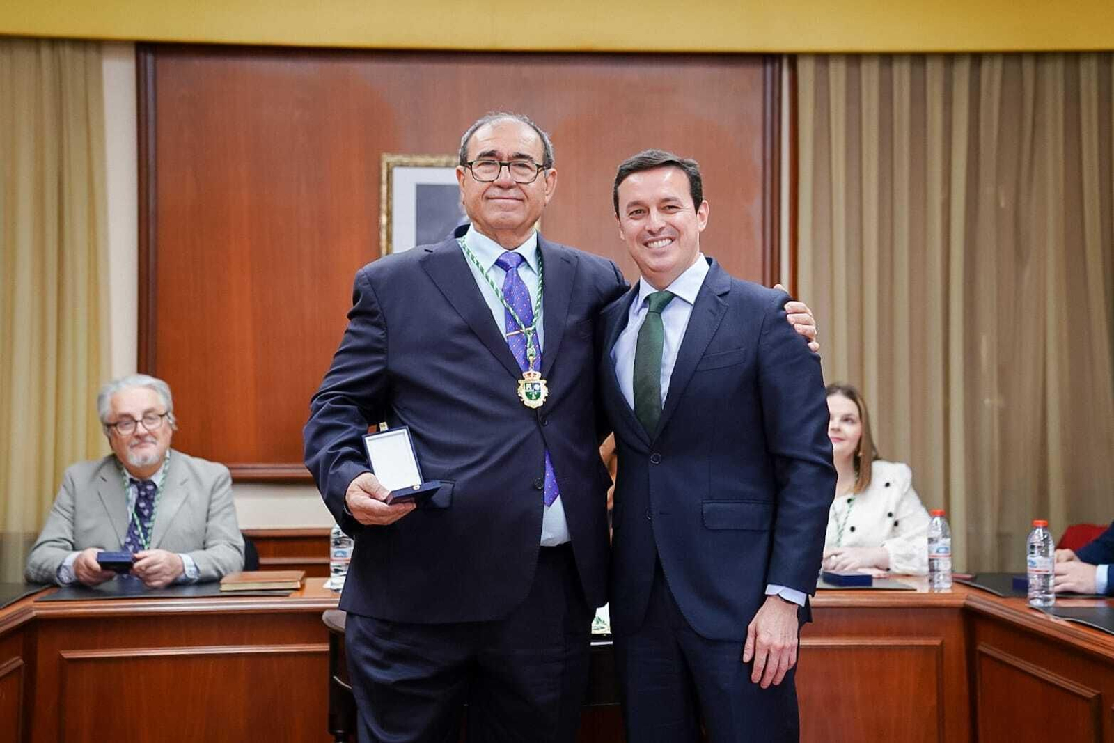 Acto de imposición de las medallas.