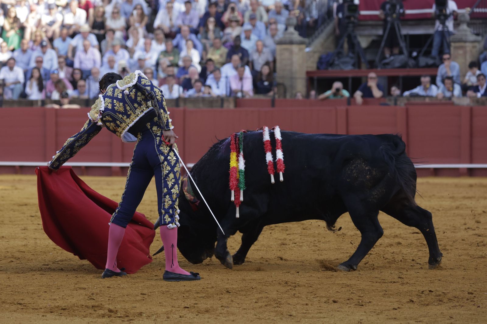Las Imágenes de la cuarta corrida de abono en la Maestranza de Sevilla