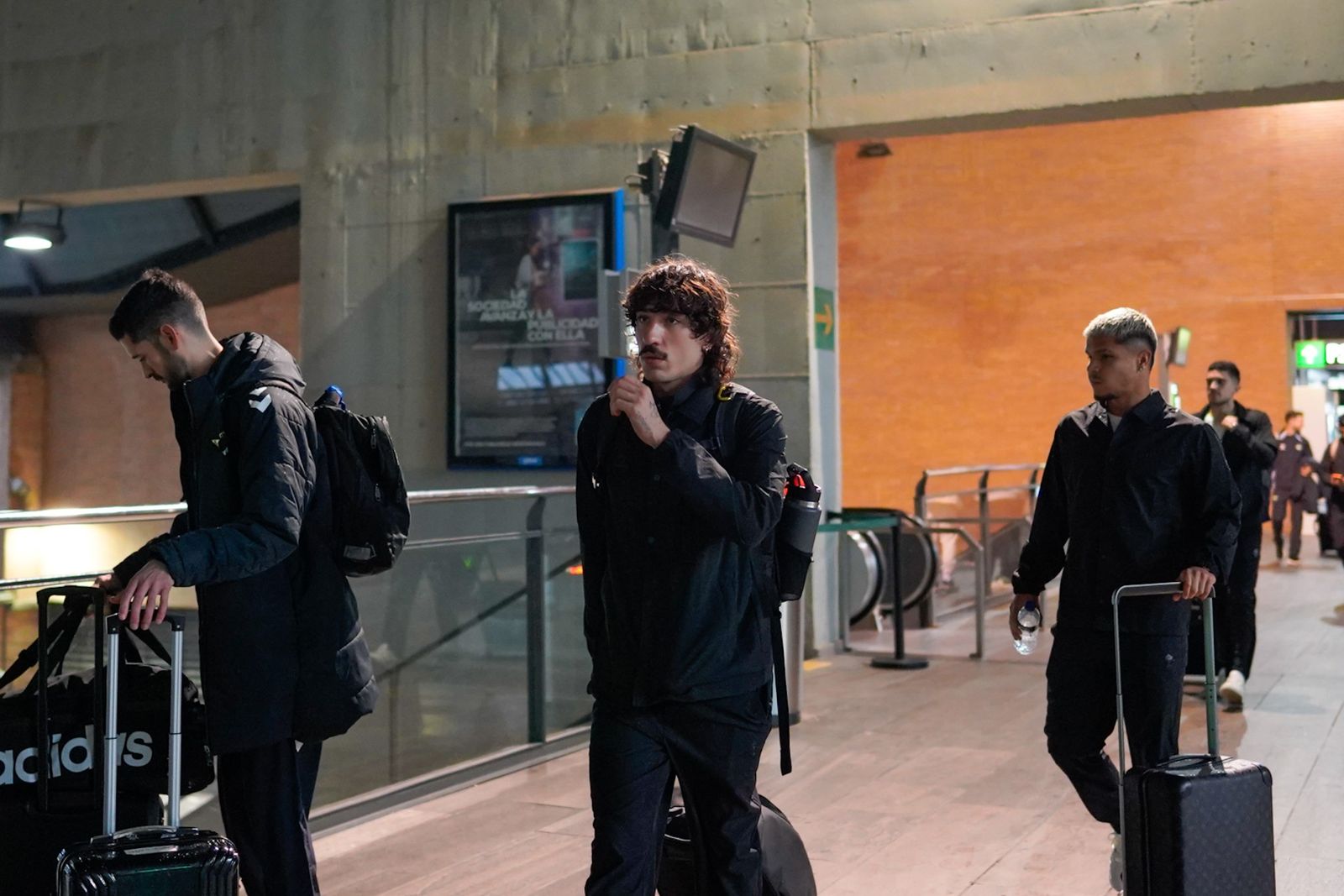 Las fotos de la salida del Betis de Santa Justa a Madrid para el partido en el Bernabéu