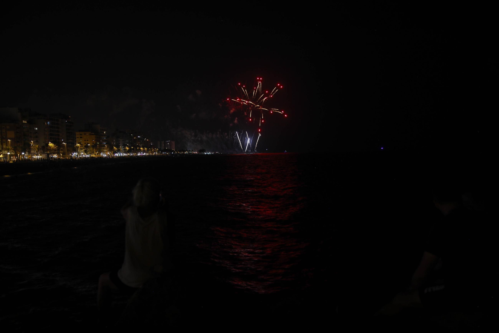 Las mejores imágenes de los fuegos artificiales de la feria de Almeria