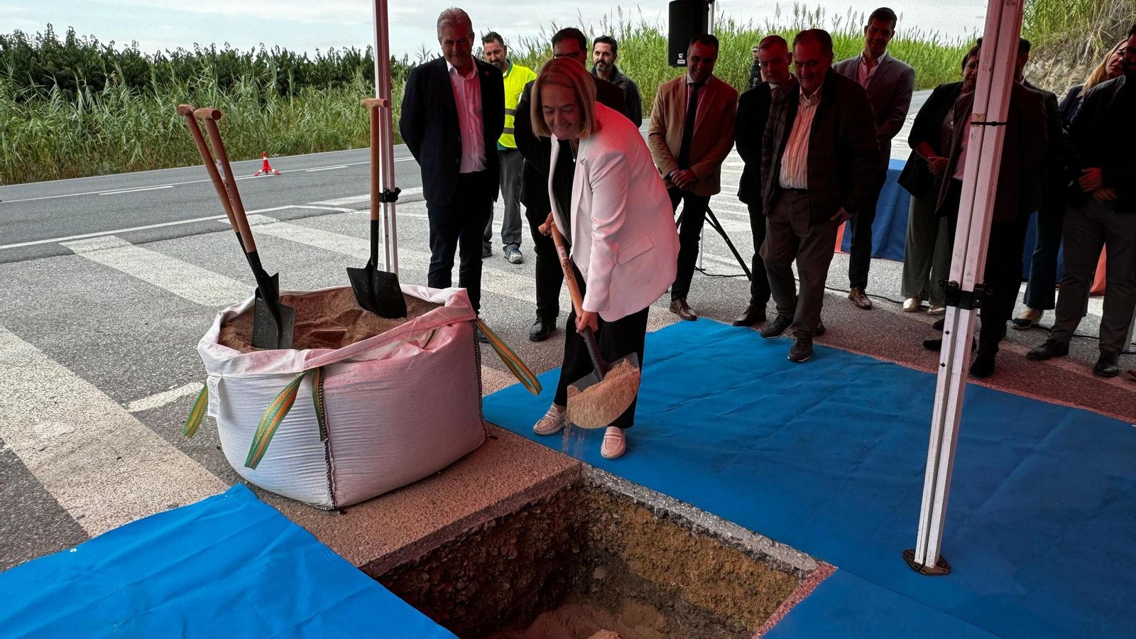 Las autoridades, en el acto de inauguración de las obras Las autoridades, en el acto de inauguración de las obras